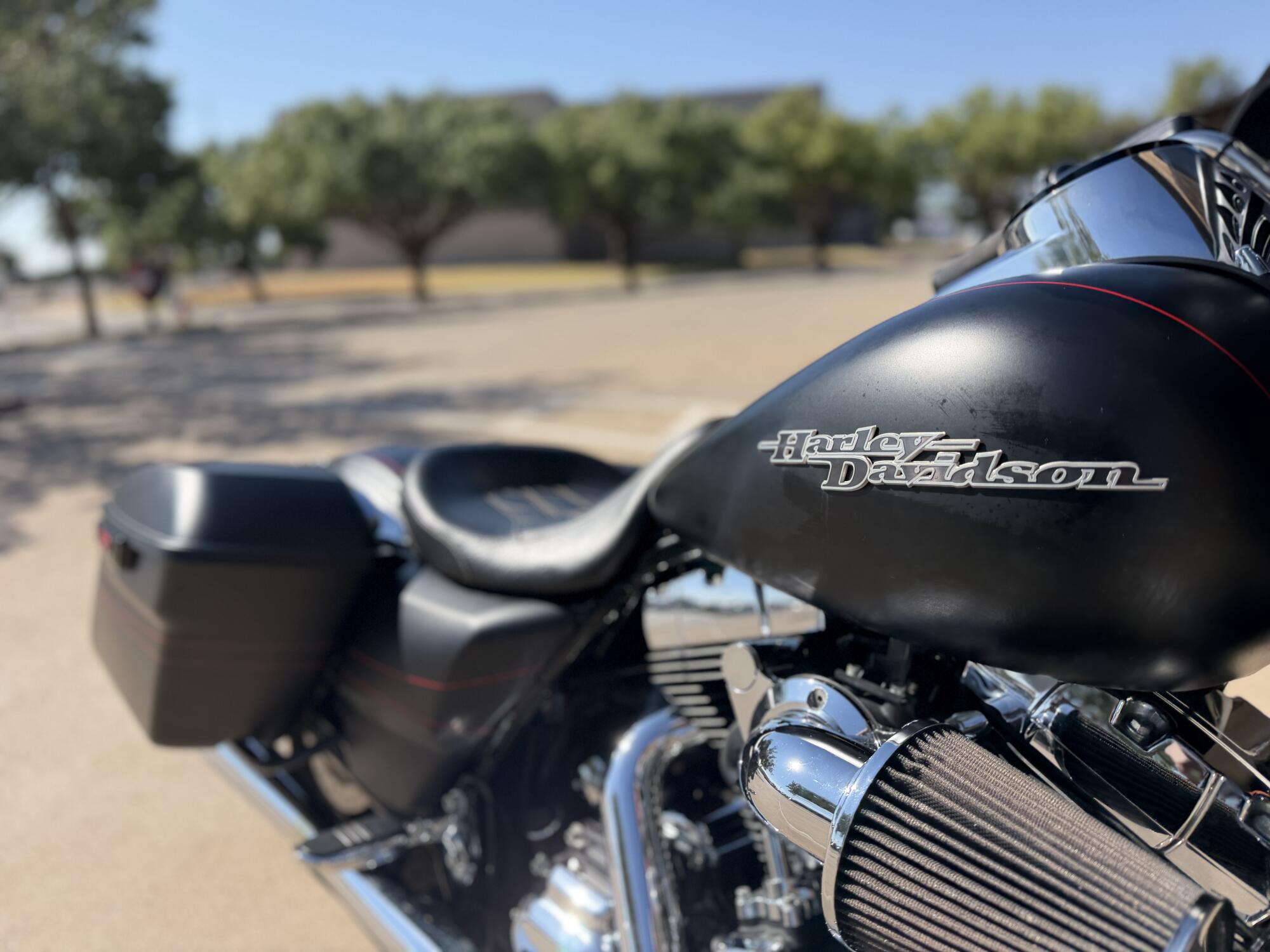2016 Harley-Davidson® Street Glide® Special Black Denim, photo 9