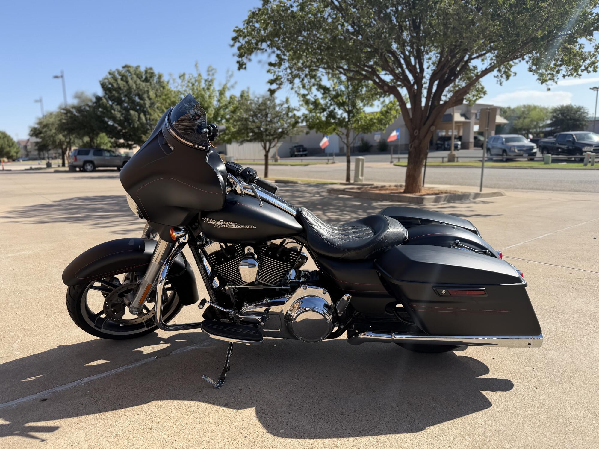 2016 Harley-Davidson® Street Glide® Special Black Denim, photo 5