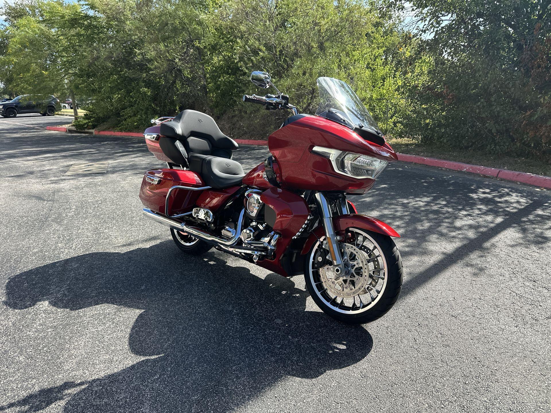 2026 Harley-Davidson® Road Glide Limited FLTRXL, photo 3