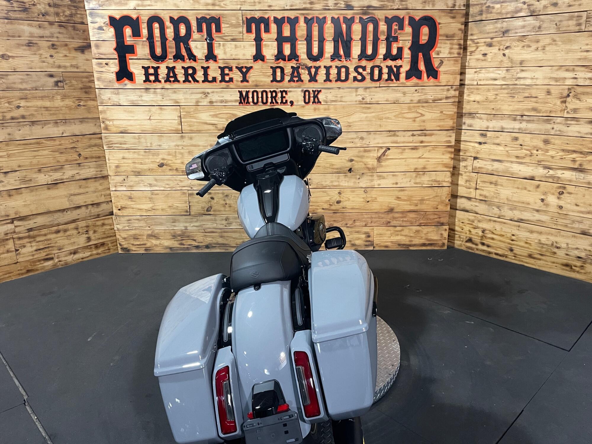 2026 Harley-Davidson® Street Glide® FLHX, photo 9