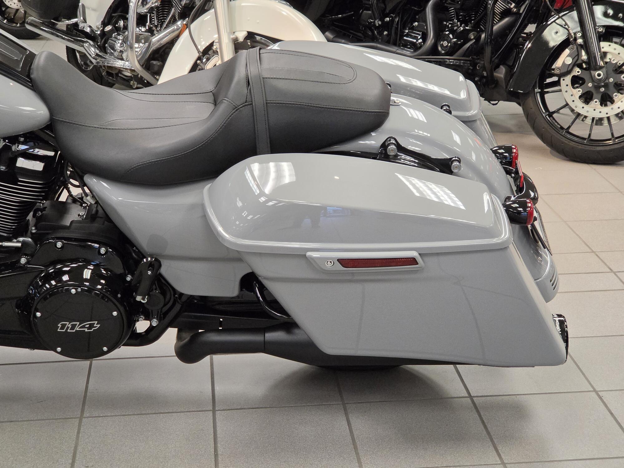 FLHRXS 2025 Road King™ Special, photo 16