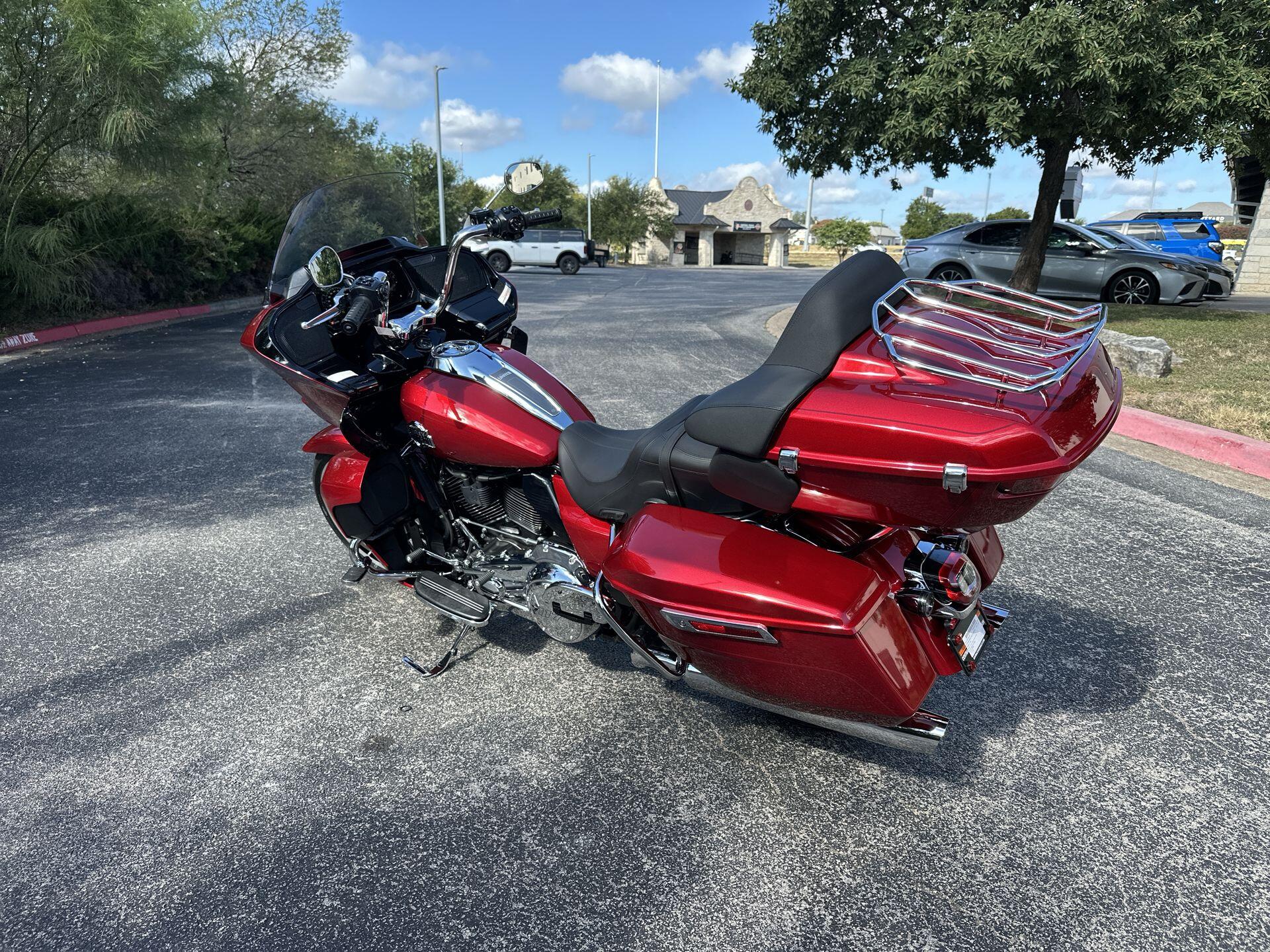 2026 Harley-Davidson® Road Glide Limited FLTRXL, photo 7