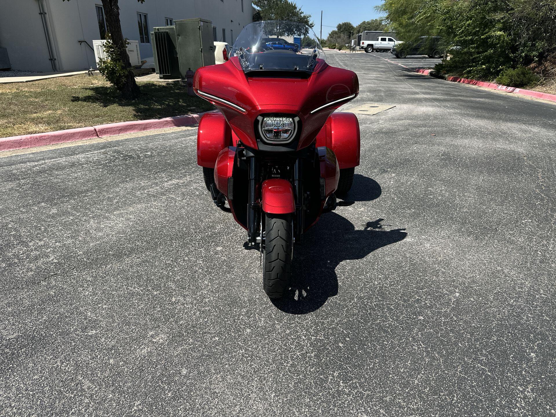 2026 Harley-Davidson® Street Glide 3 Limited FLHLT, photo 4