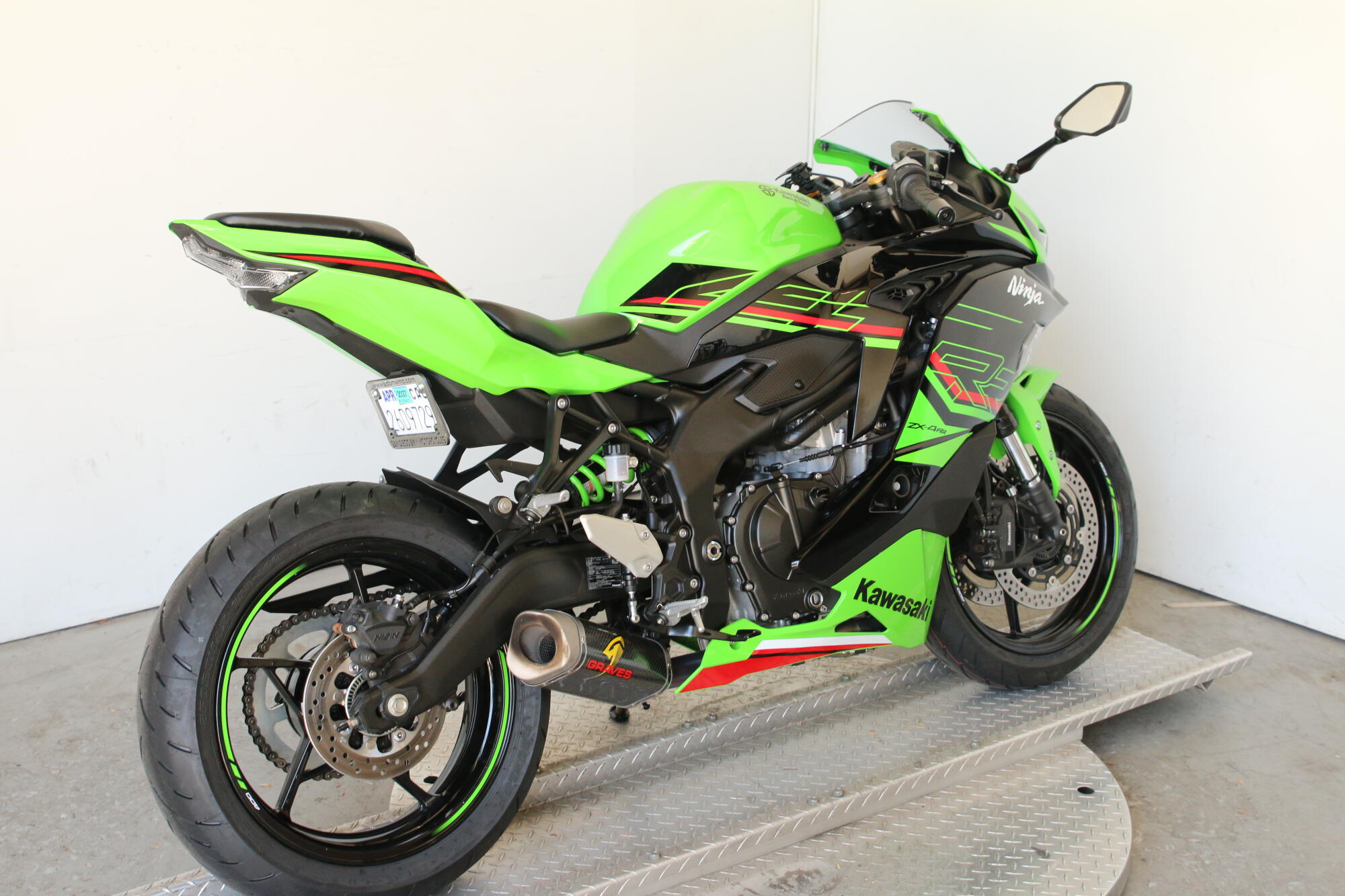 2023 Kawasaki Ninja® Zx™-4RR KRT, photo 3