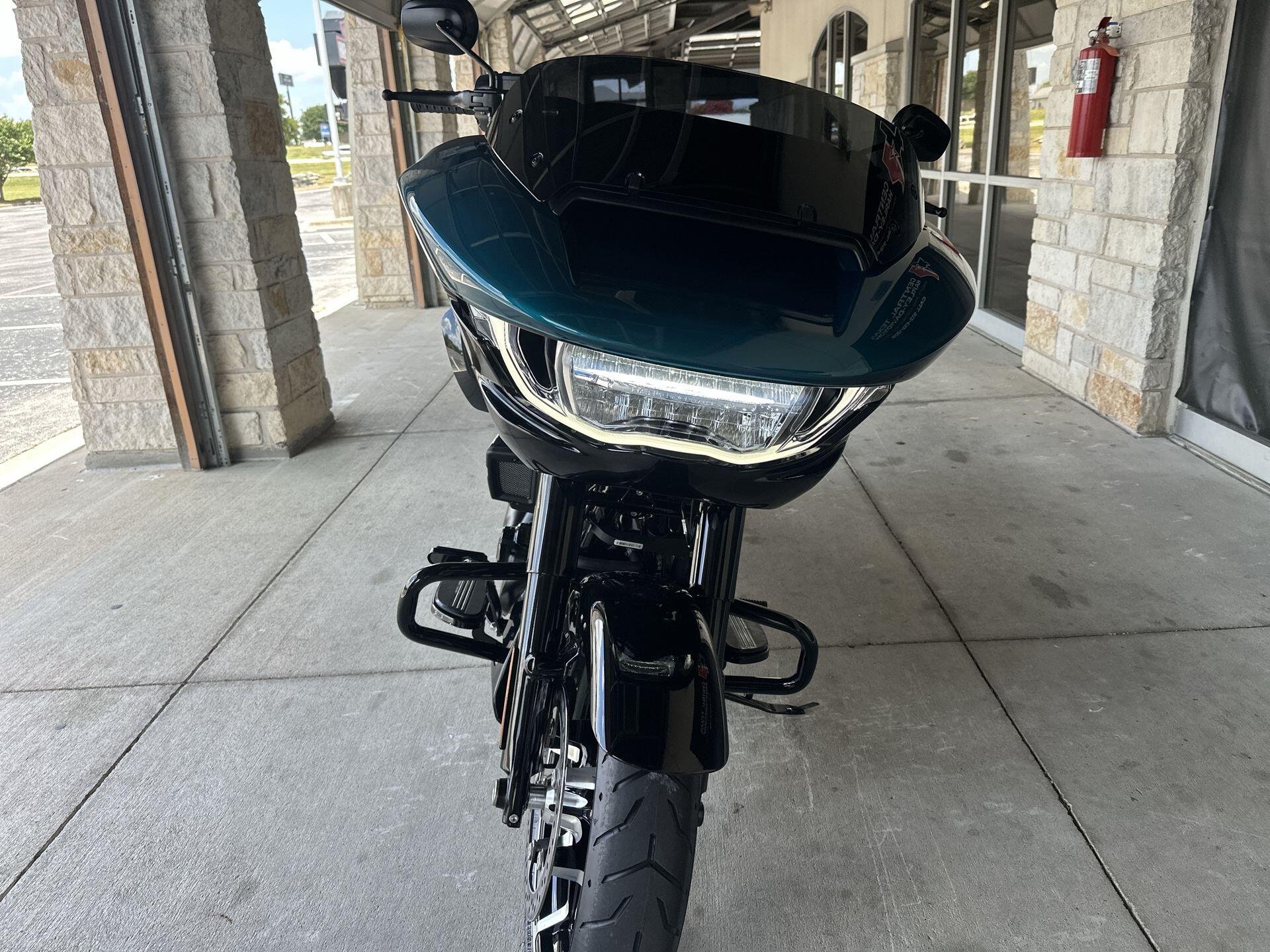 2026 Harley-Davidson® Road Glide® FLTRX, photo 2