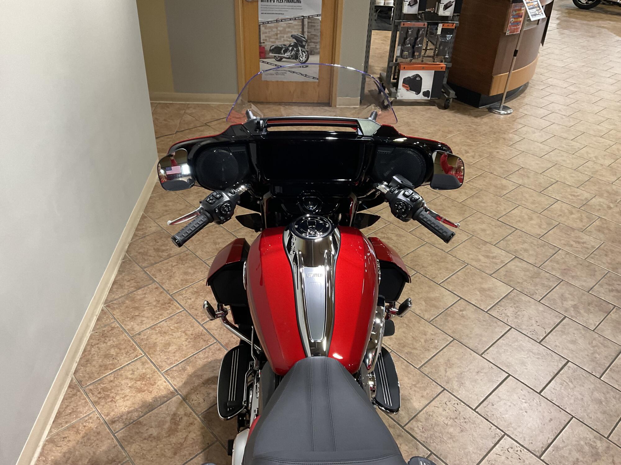 2026 Harley-Davidson® Street Glide 3 Limited Brilliant Red Chrome Trim FLHLT, photo 7