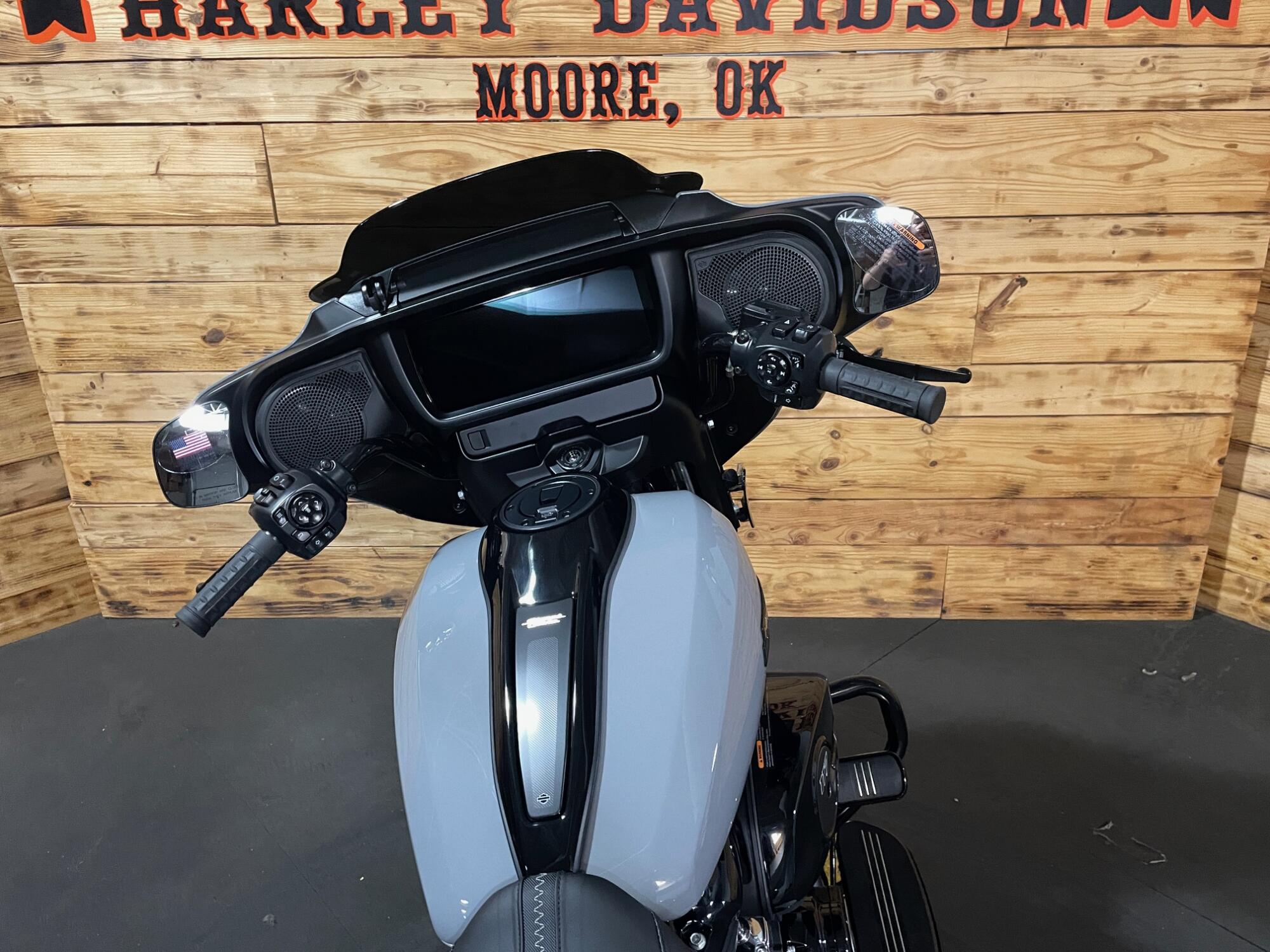 2026 Harley-Davidson® Street Glide® FLHX, photo 11