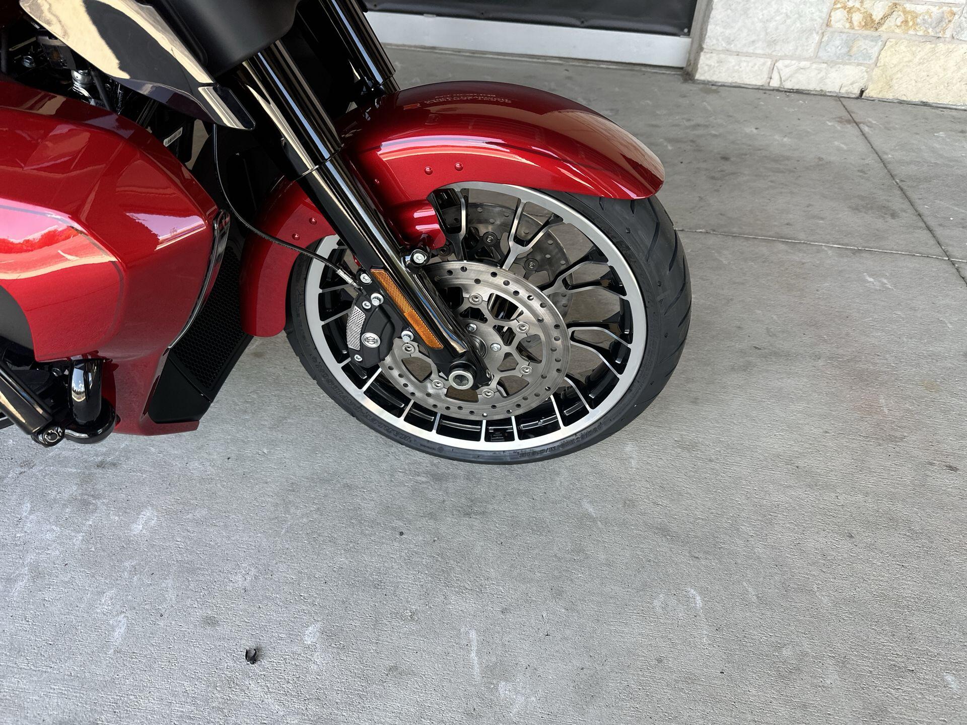 2026 Harley-Davidson® Street Glide 3 Limited FLHLT, photo 11