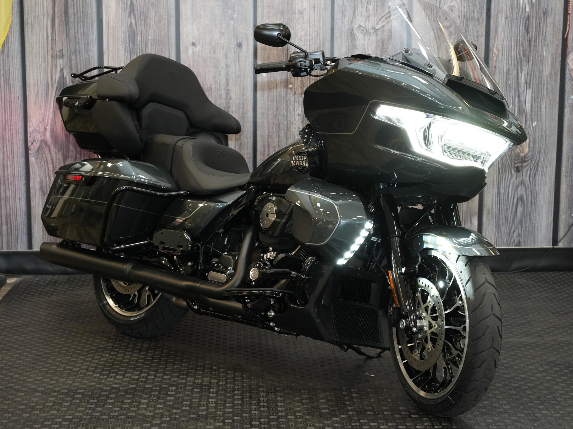 2026 Harley-Davidson Road Glide Limited FLTRXL, photo 3