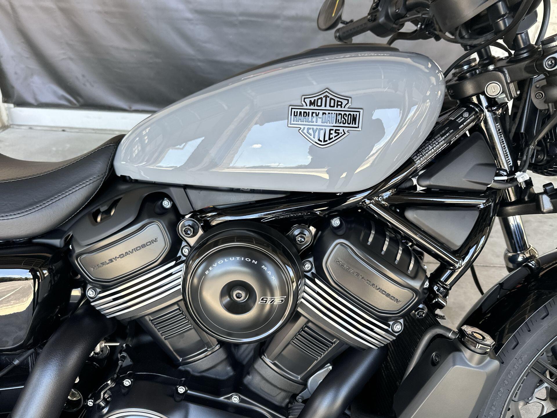 2026 Harley-Davidson® Nightster® RH975, photo 13