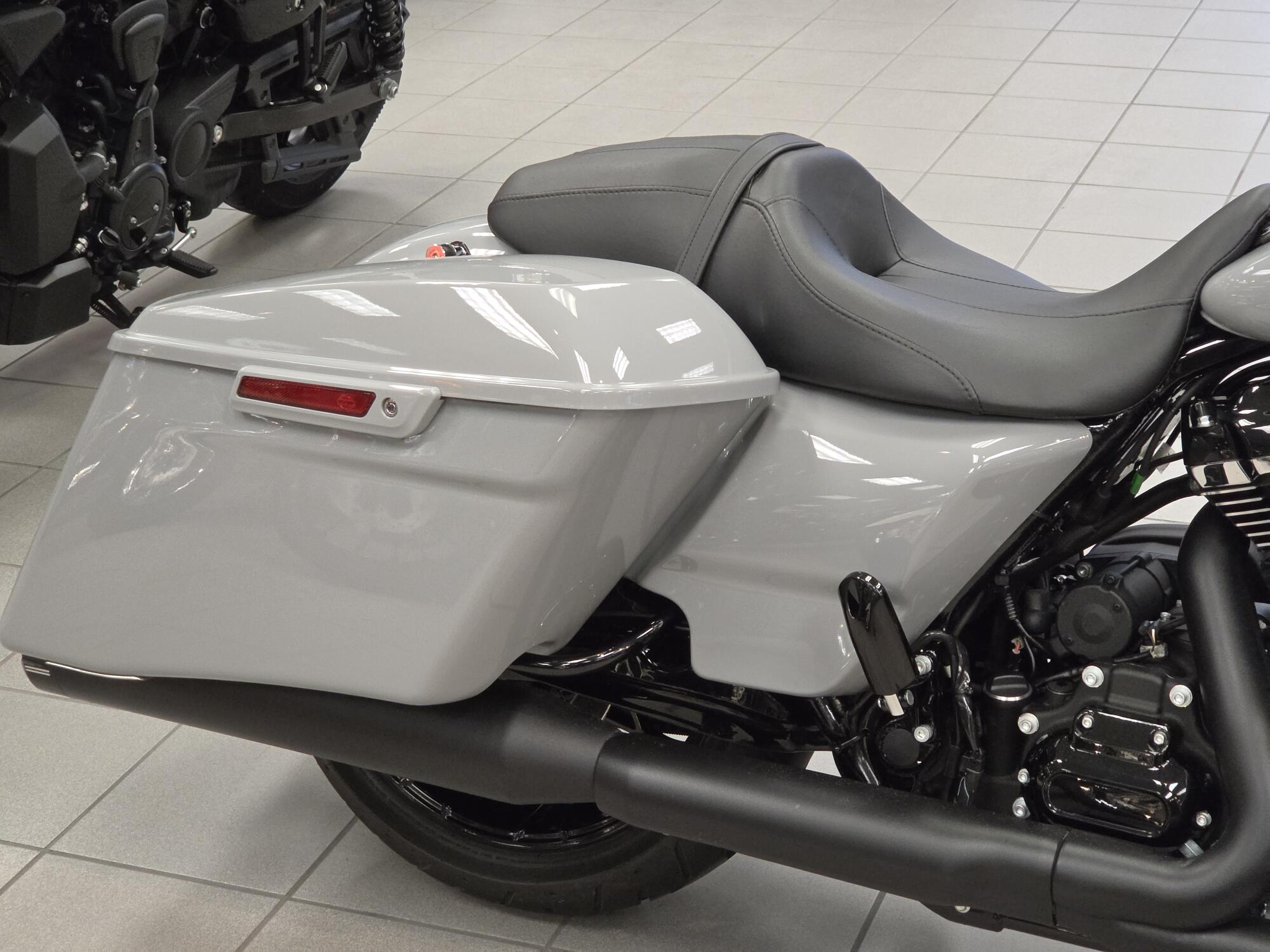 FLHRXS 2025 Road King™ Special, photo 12