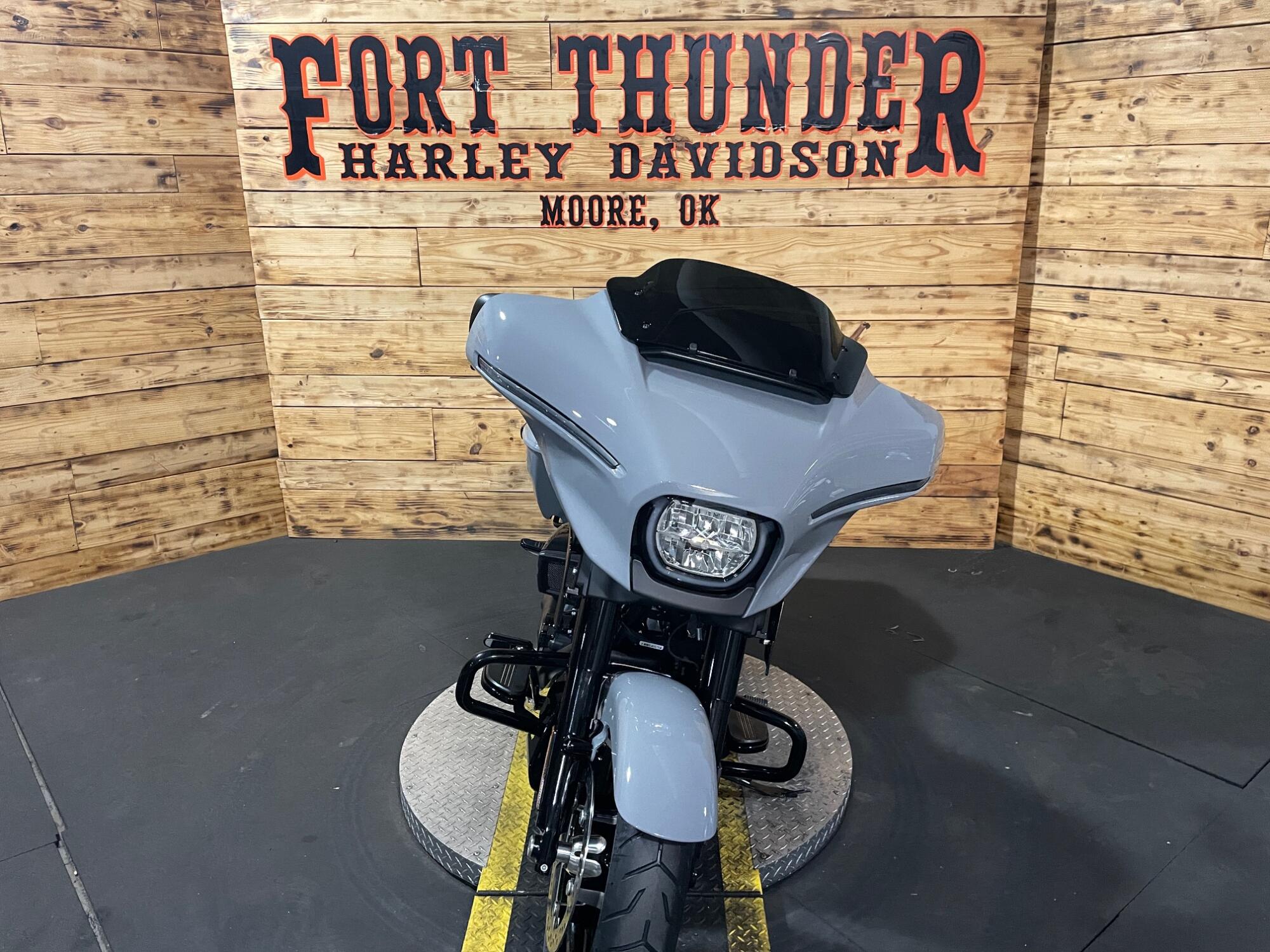 2026 Harley-Davidson® Street Glide® FLHX, photo 4