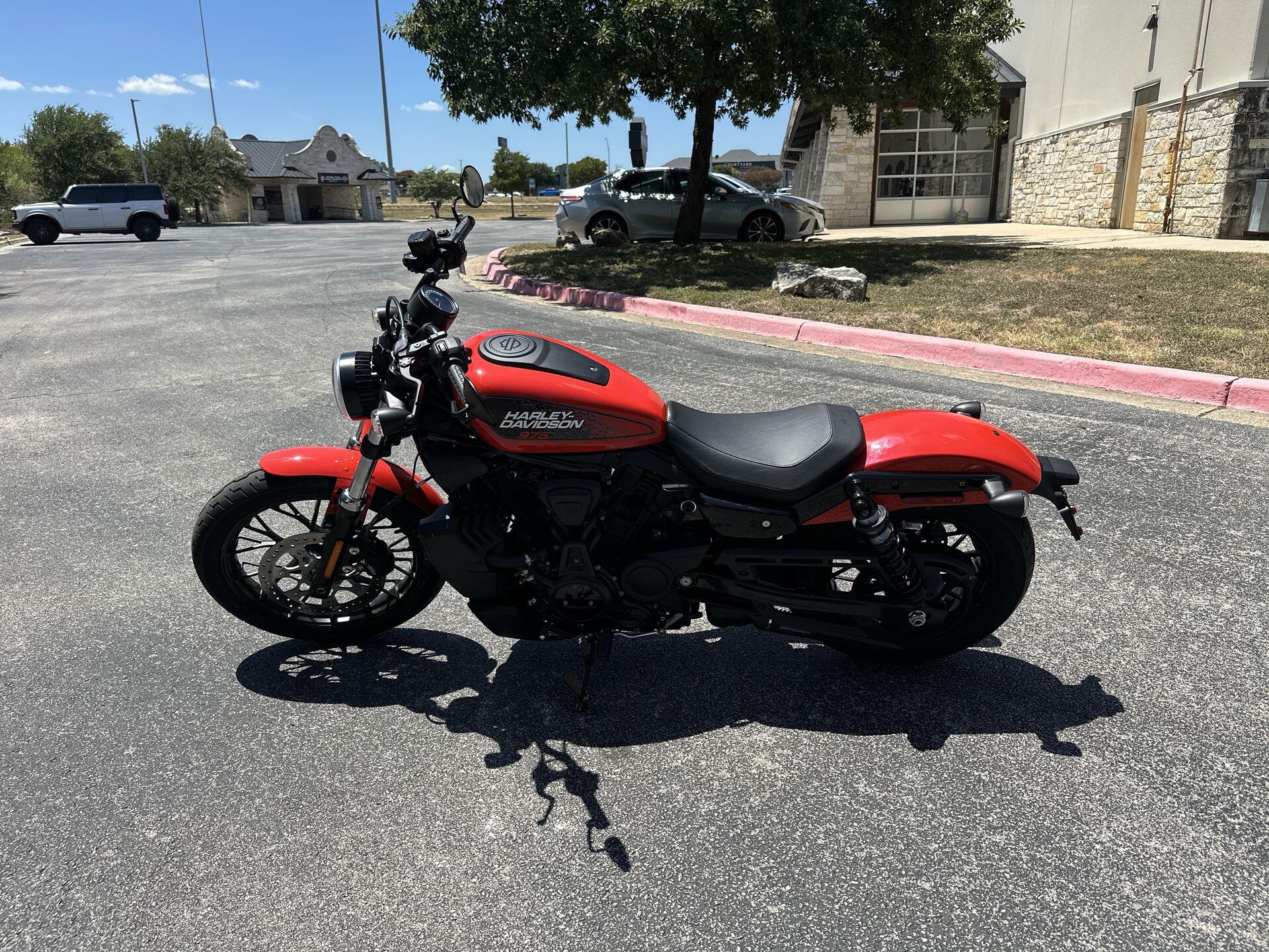 2026 Harley-Davidson® Nightster® RH975, photo 6