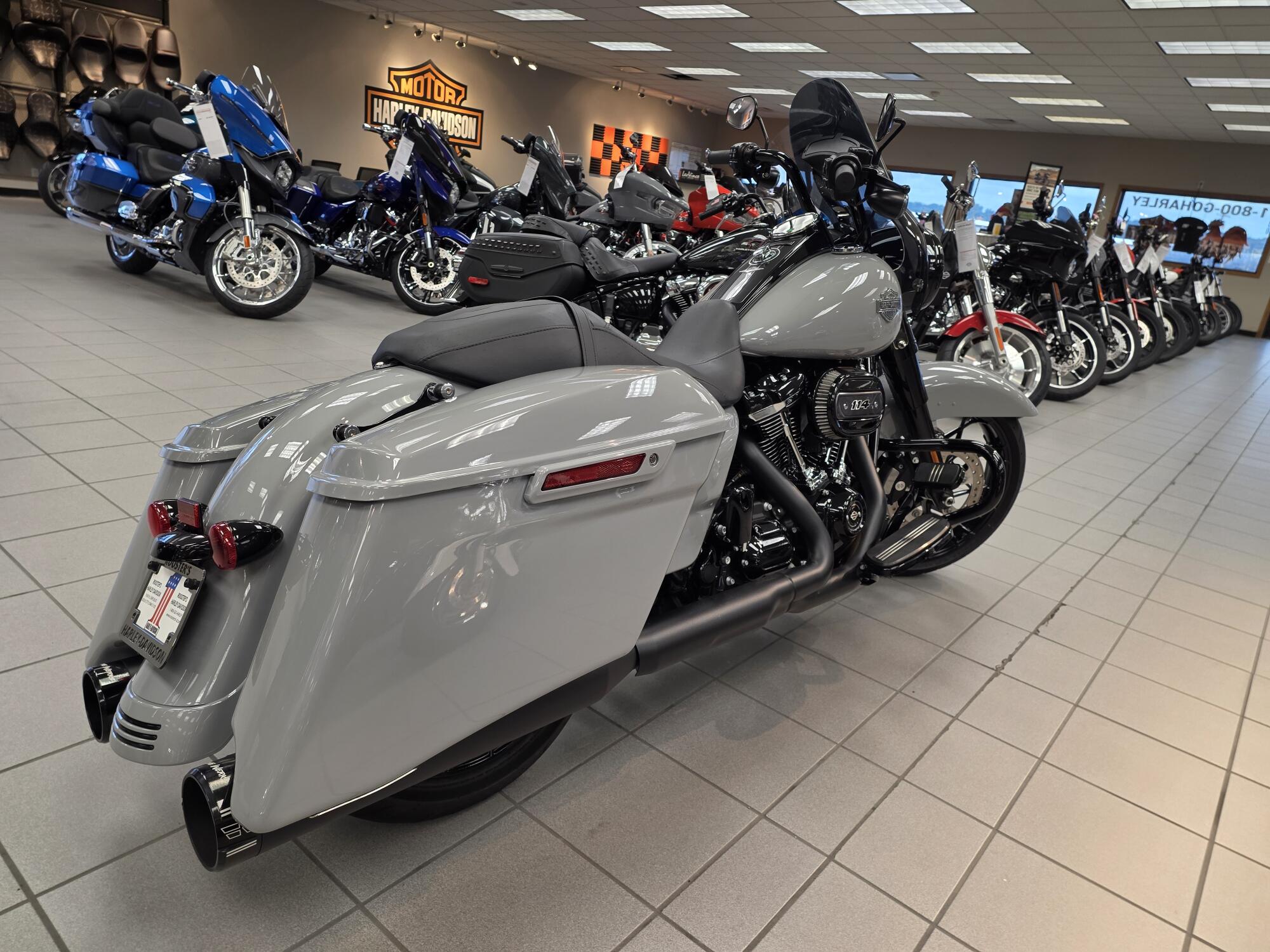 FLHRXS 2025 Road King™ Special, photo 8