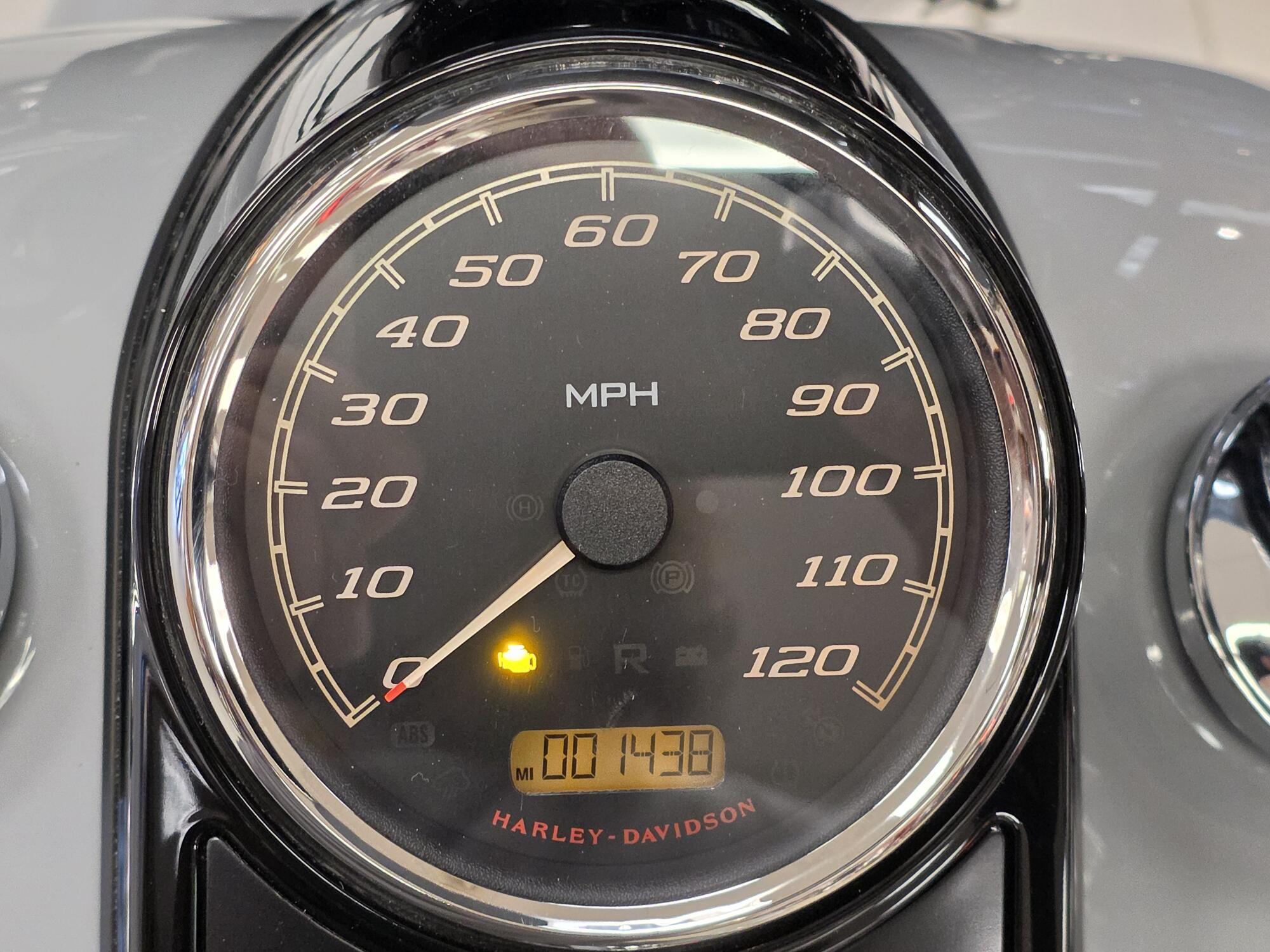 FLHRXS 2025 Road King™ Special, photo 24