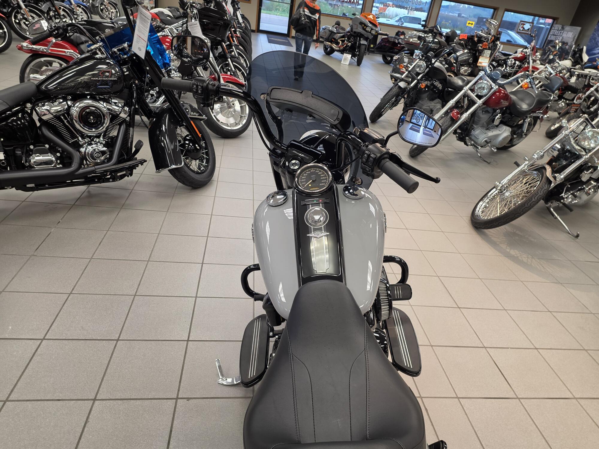 FLHRXS 2025 Road King™ Special, photo 22