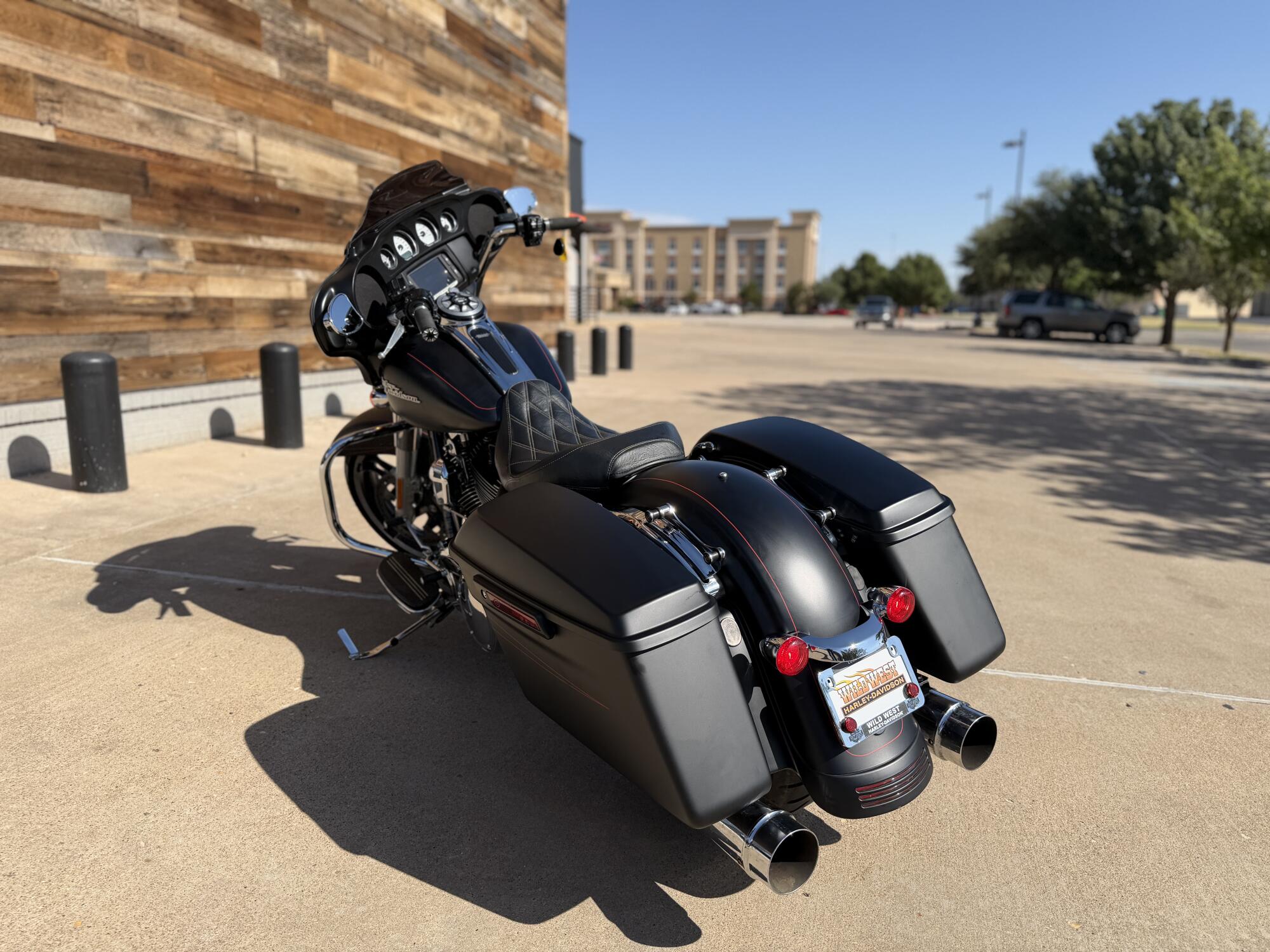 2016 Harley-Davidson® Street Glide® Special Black Denim, photo 6