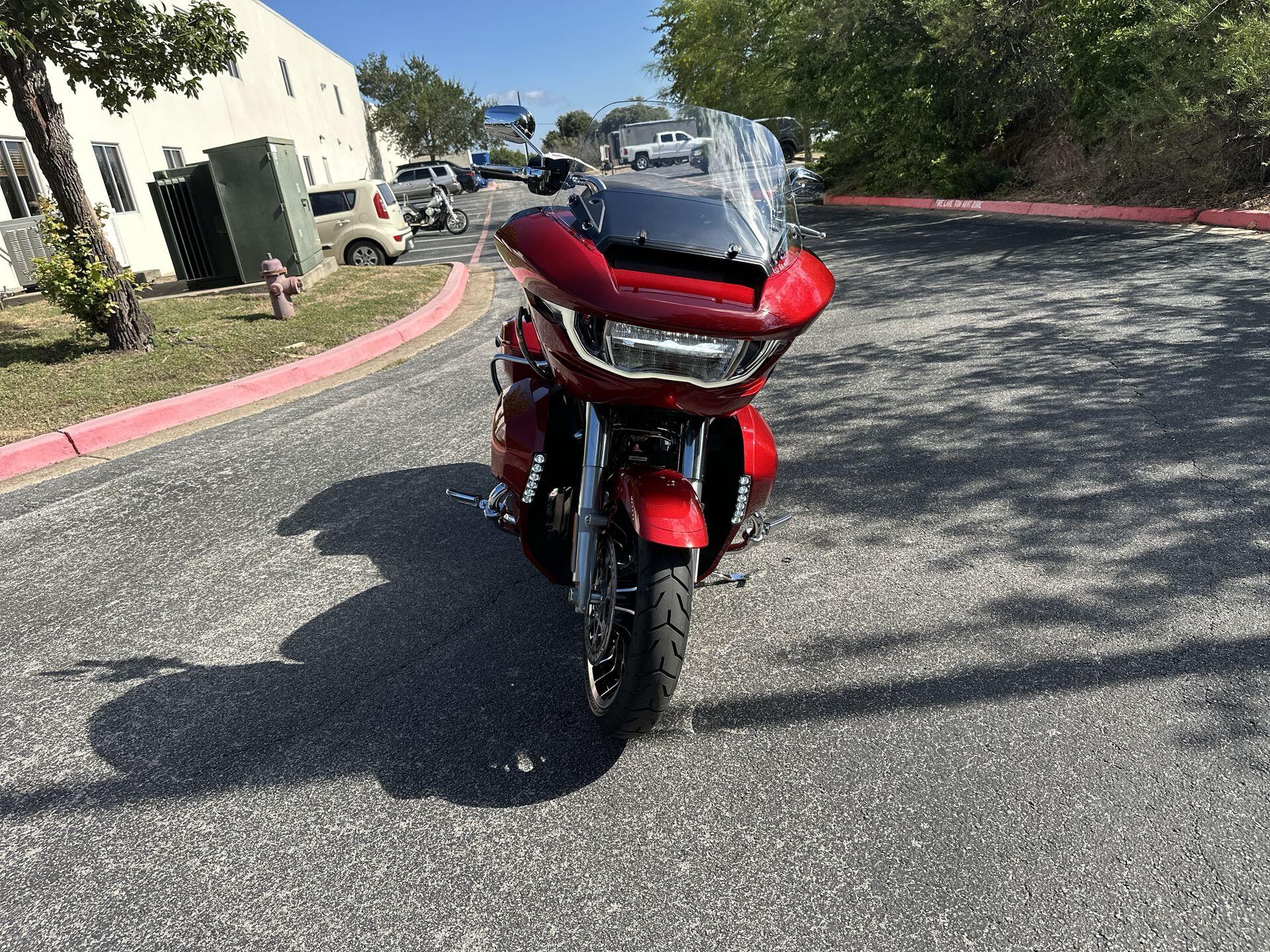 2026 Harley-Davidson® Road Glide Limited FLTRXL, photo 4