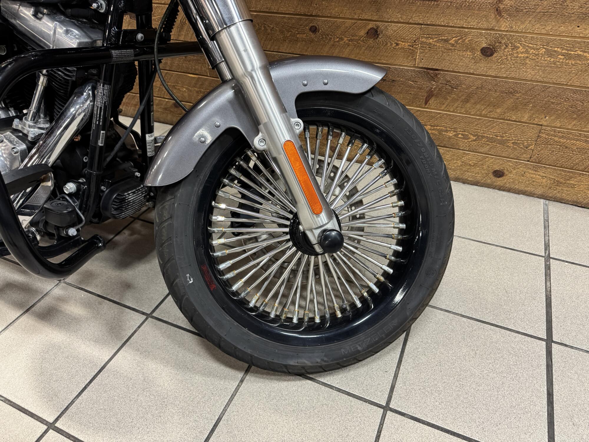 2016 Harley-Davidson® Softail Slim® Charcoal Pearl FLS103, photo 4