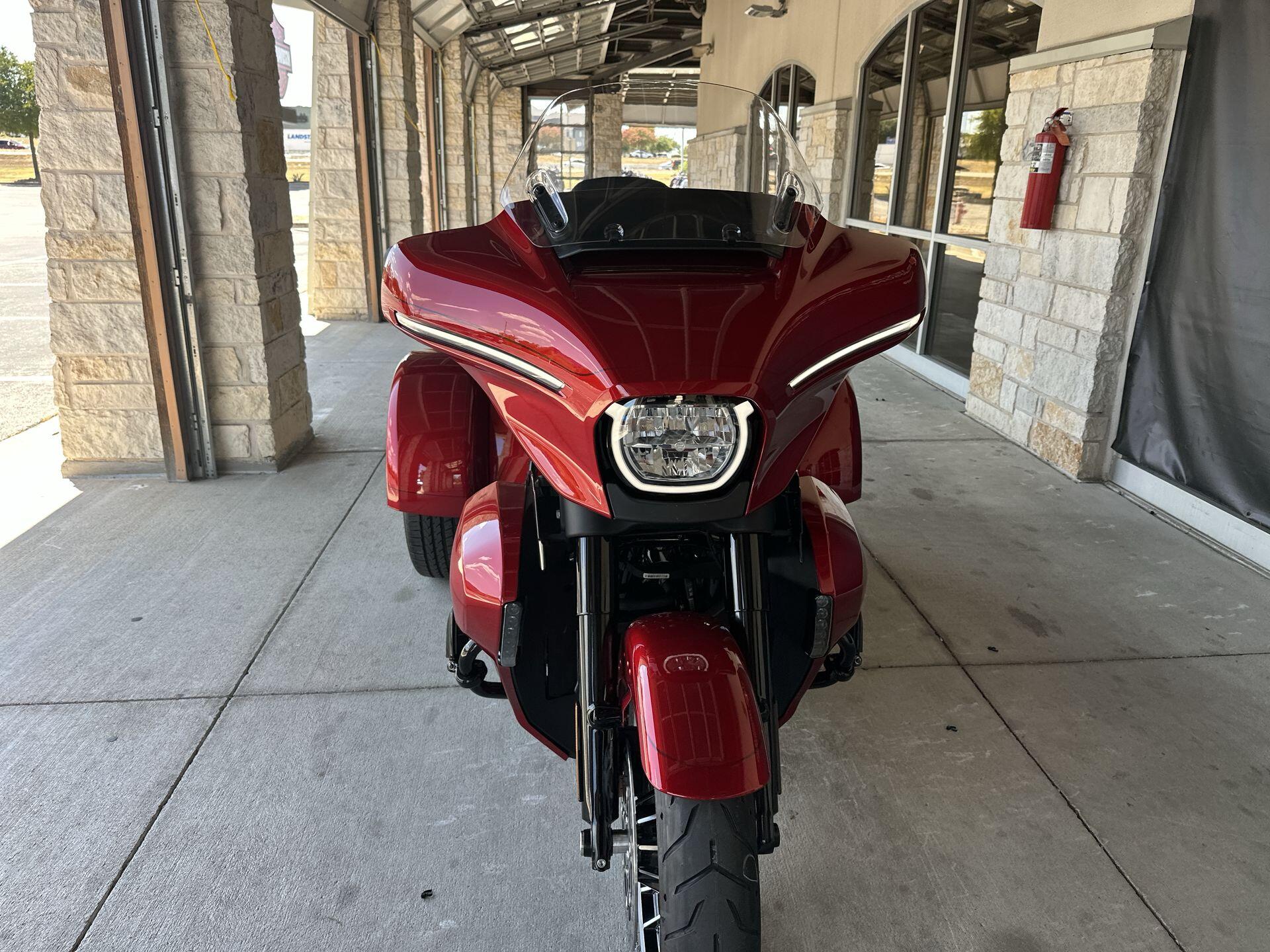 2026 Harley-Davidson® Street Glide 3 Limited FLHLT, photo 10