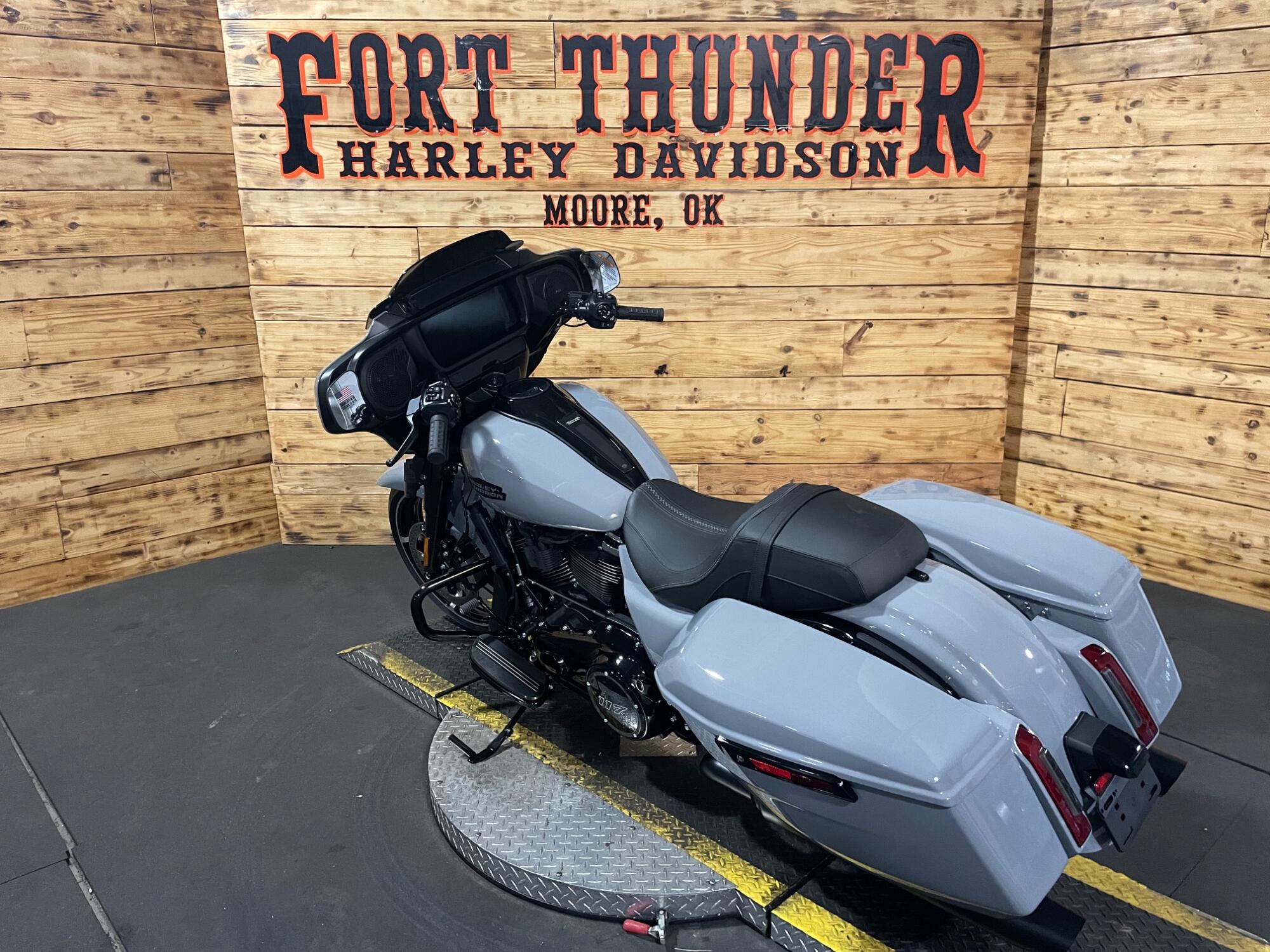 2026 Harley-Davidson® Street Glide® FLHX, photo 8