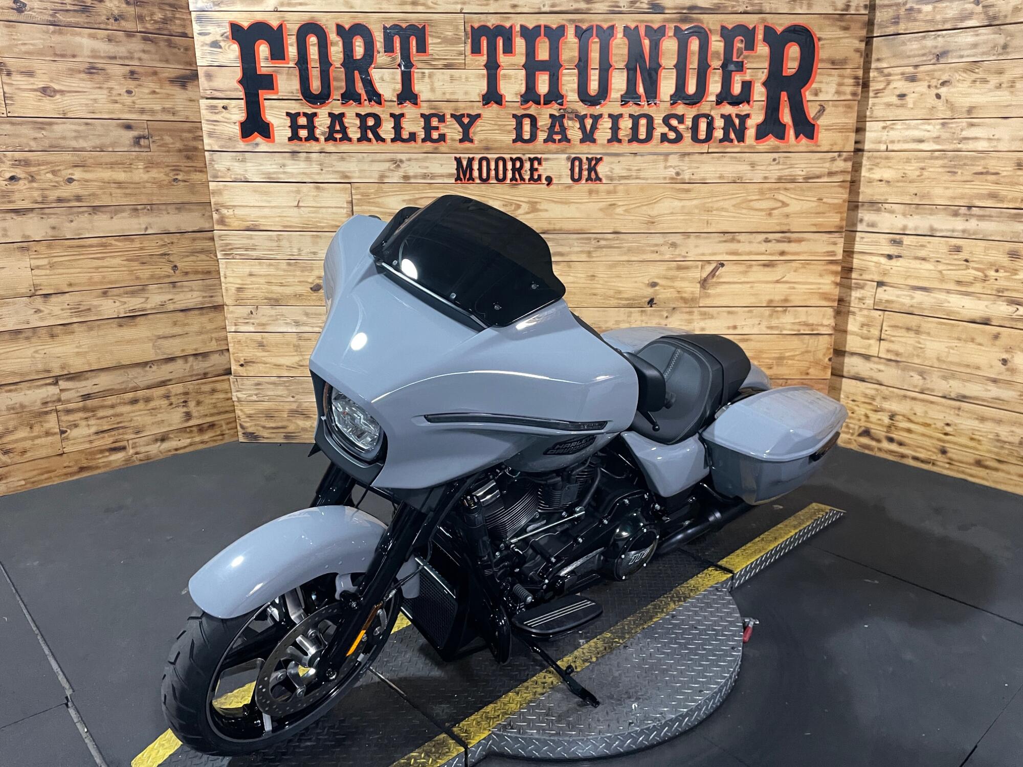 2026 Harley-Davidson® Street Glide® FLHX, photo 5