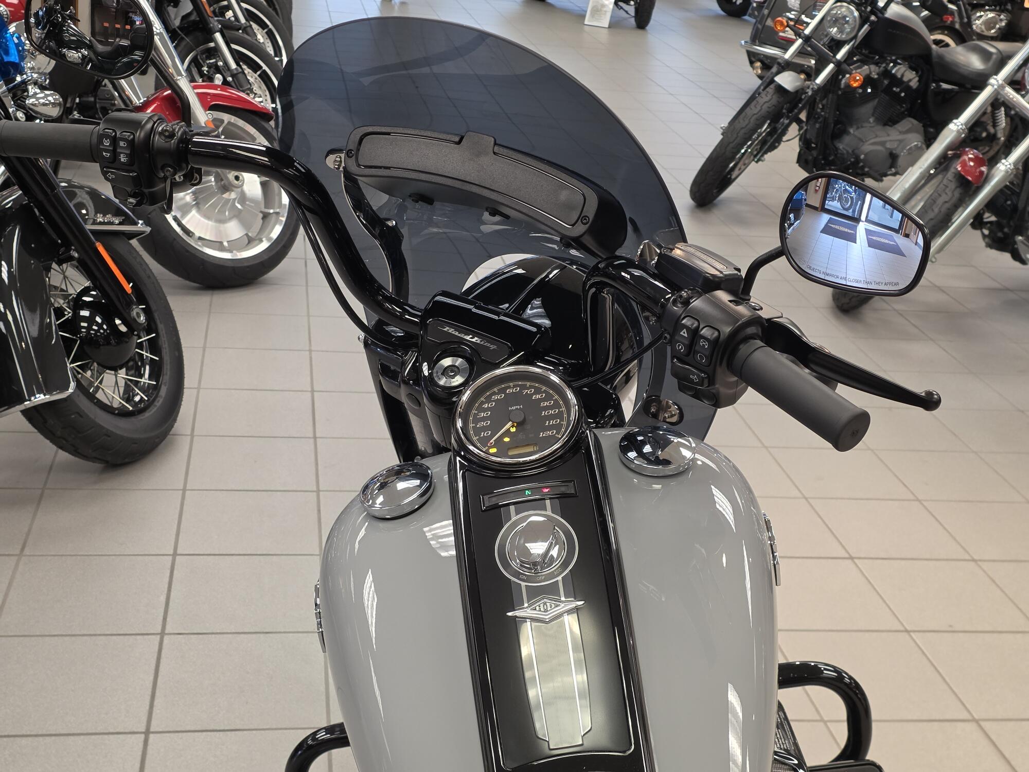 FLHRXS 2025 Road King™ Special, photo 23