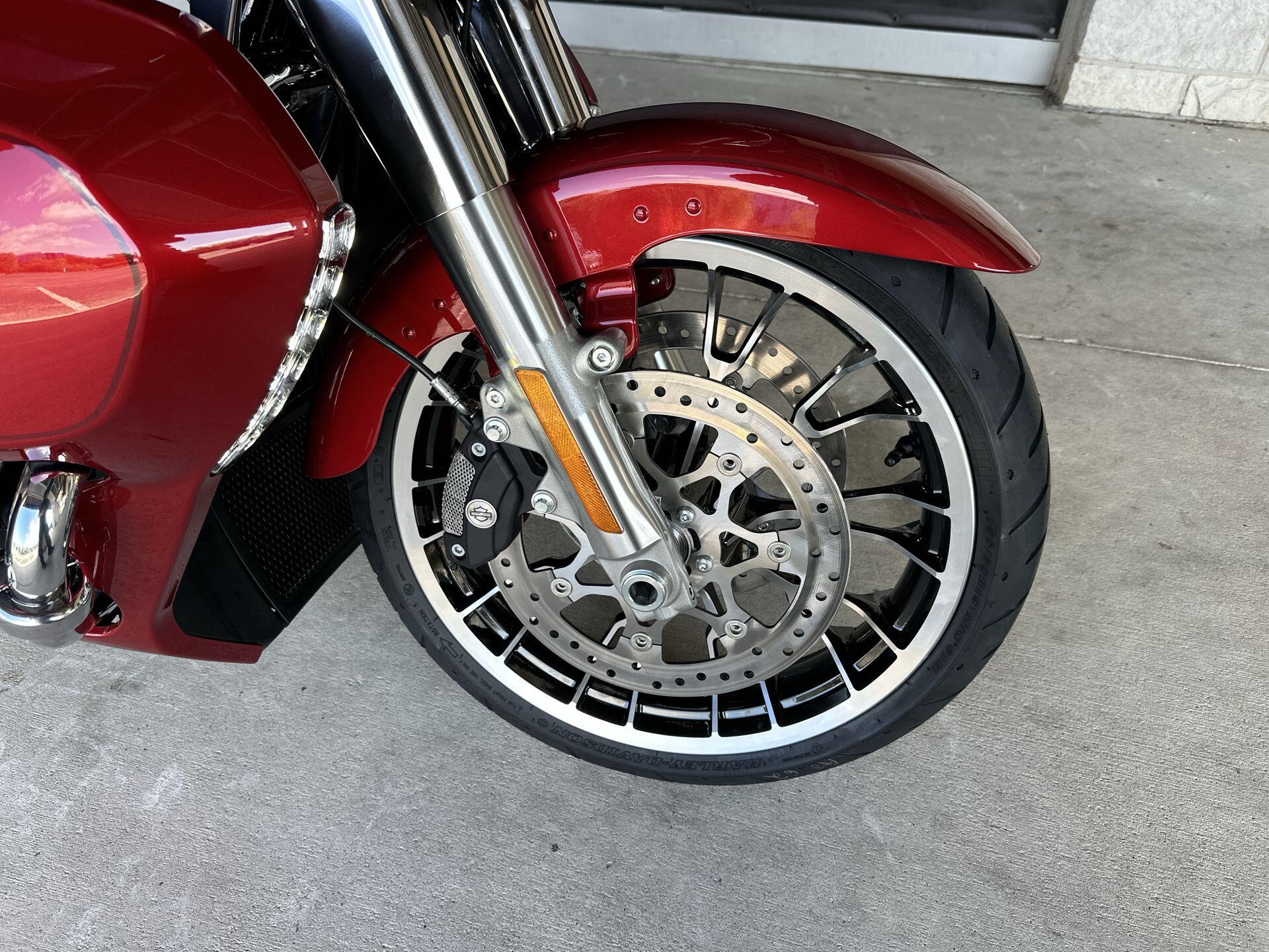 2026 Harley-Davidson® Road Glide Limited FLTRXL, photo 11