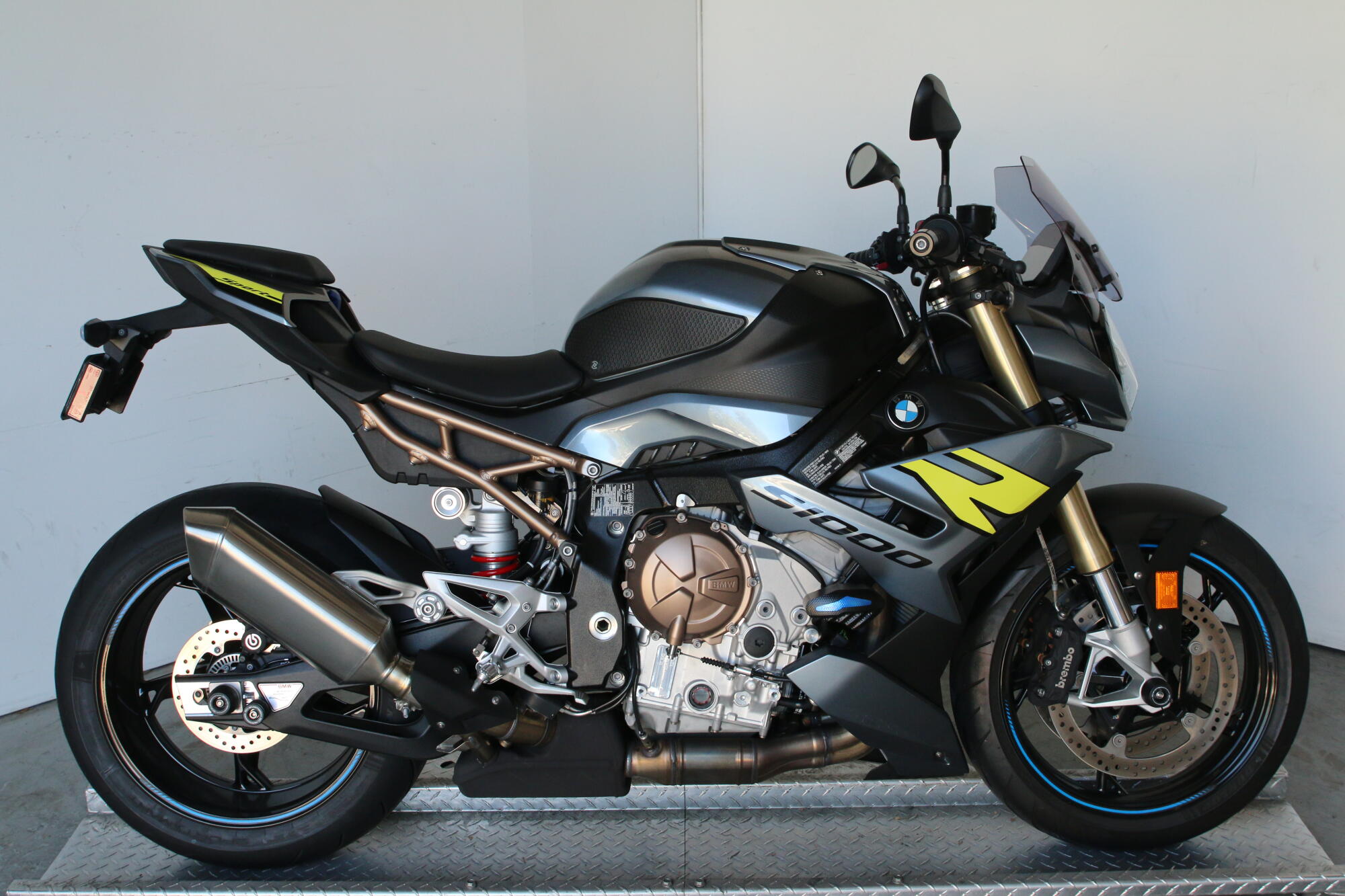 2024 BMW Motorrad S 1000 R, photo 2