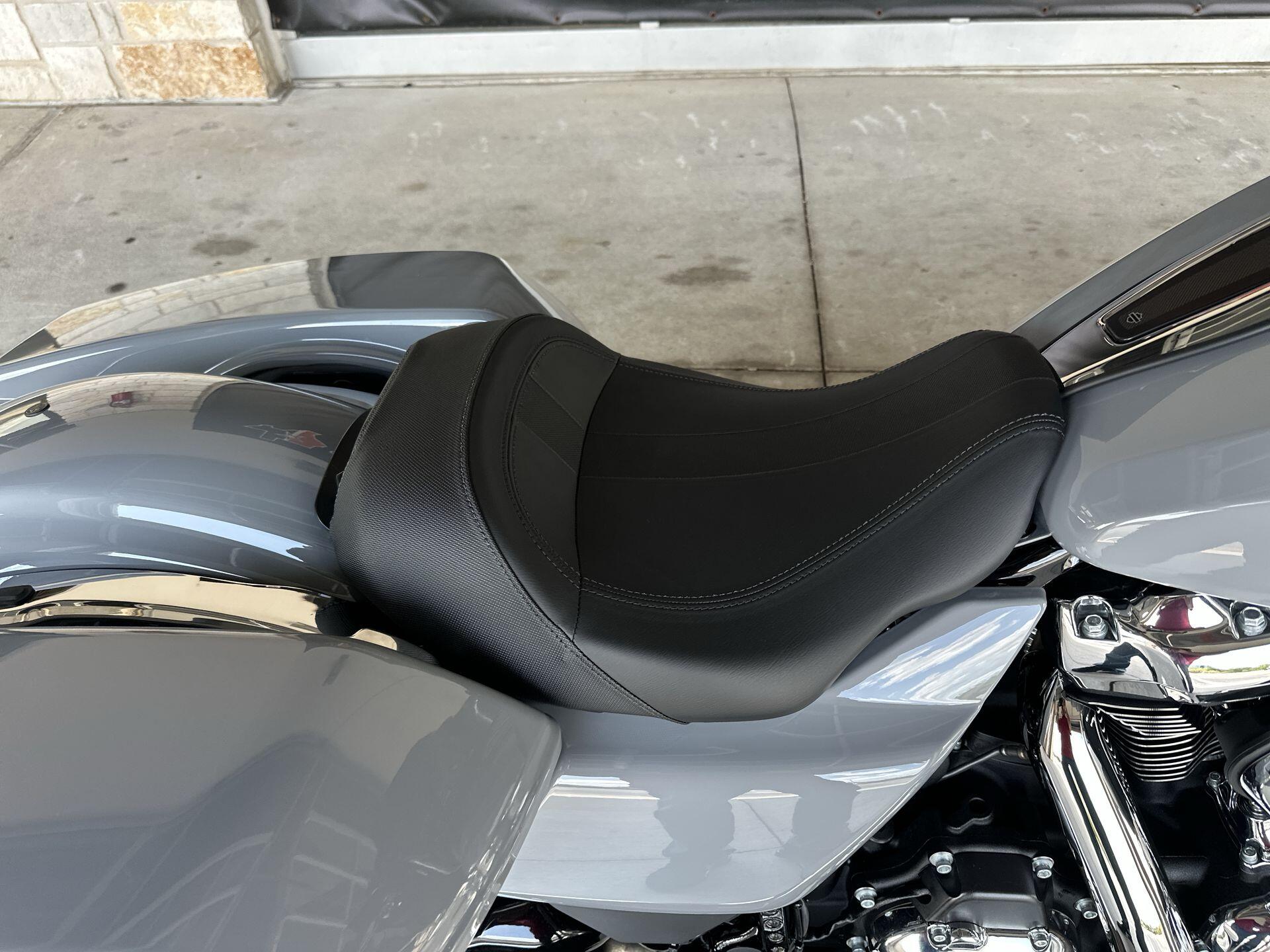 2026 Harley-Davidson® Street Glide® FLHX, photo 14