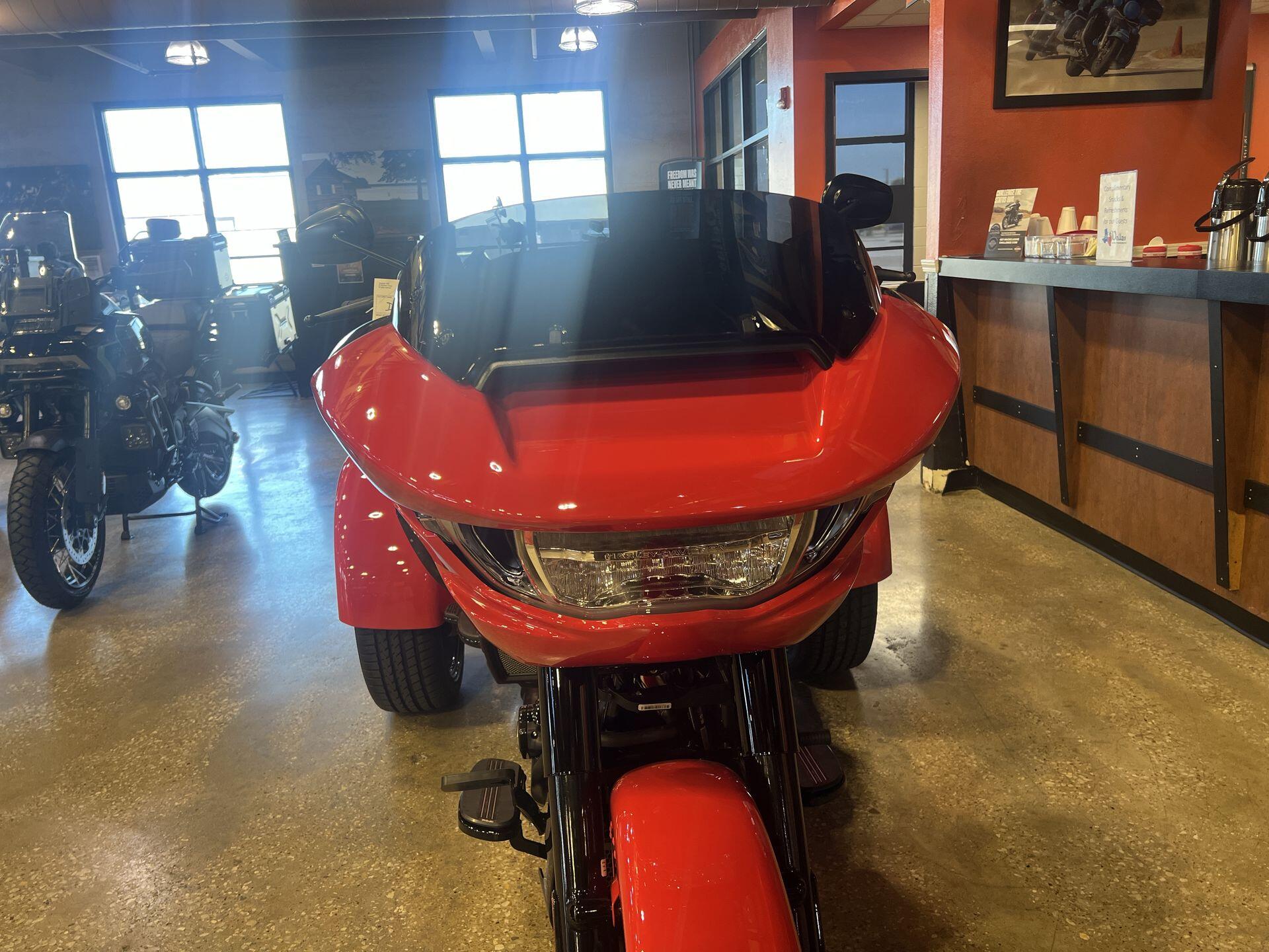 2026 Harley-Davidson® Road Glide 3 FLTRT, photo 10