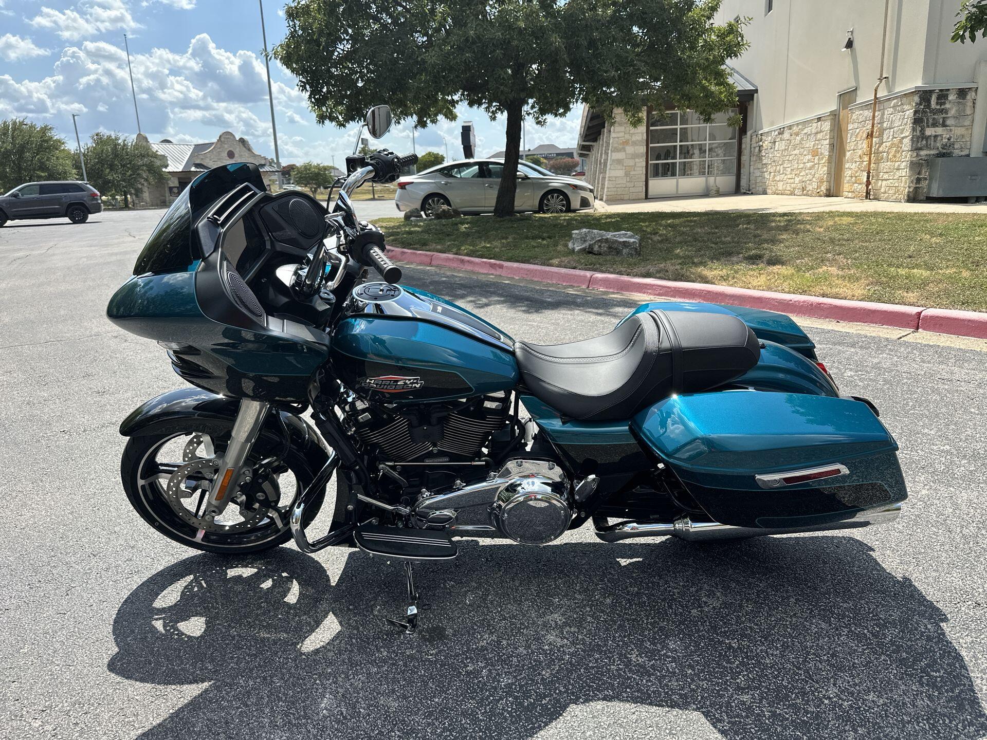 2026 Harley-Davidson® Road Glide® FLTRX, photo 6