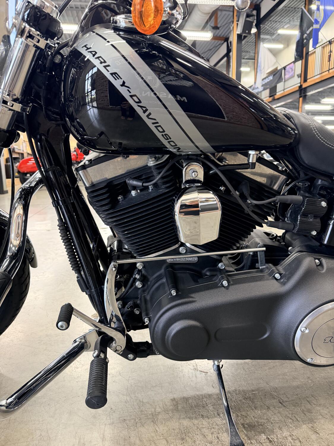 2017 Harley-Davidson® Fat Bob® FXDF, photo 12