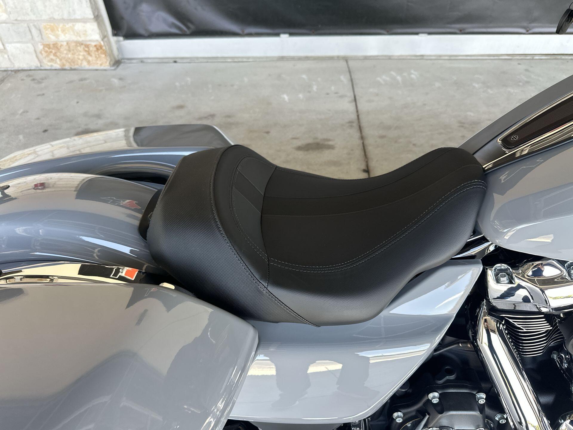 2026 Harley-Davidson® Street Glide® FLHX, photo 14