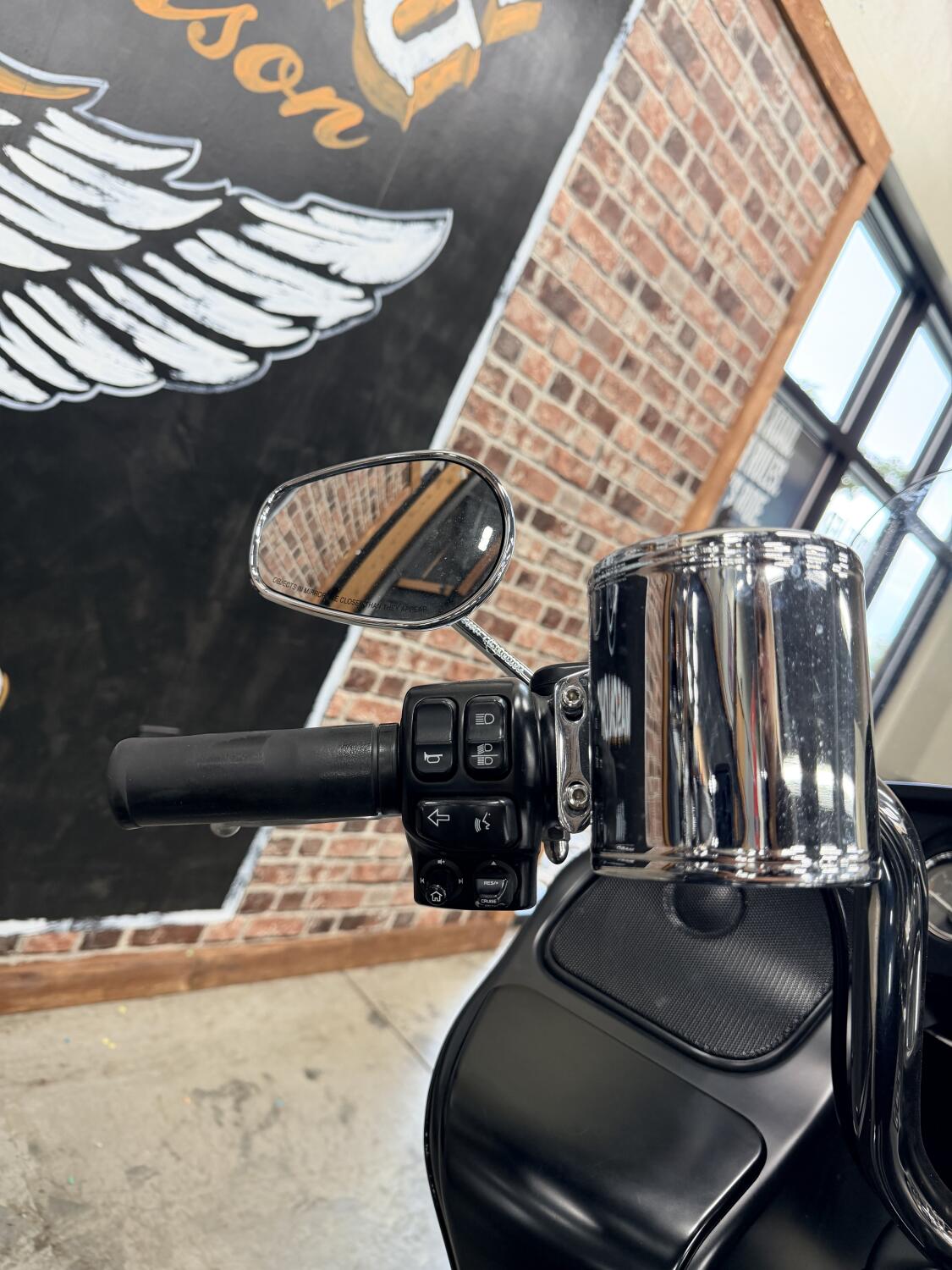 2016 Harley-Davidson® Road Glide® Ultra FLTRU, photo 5