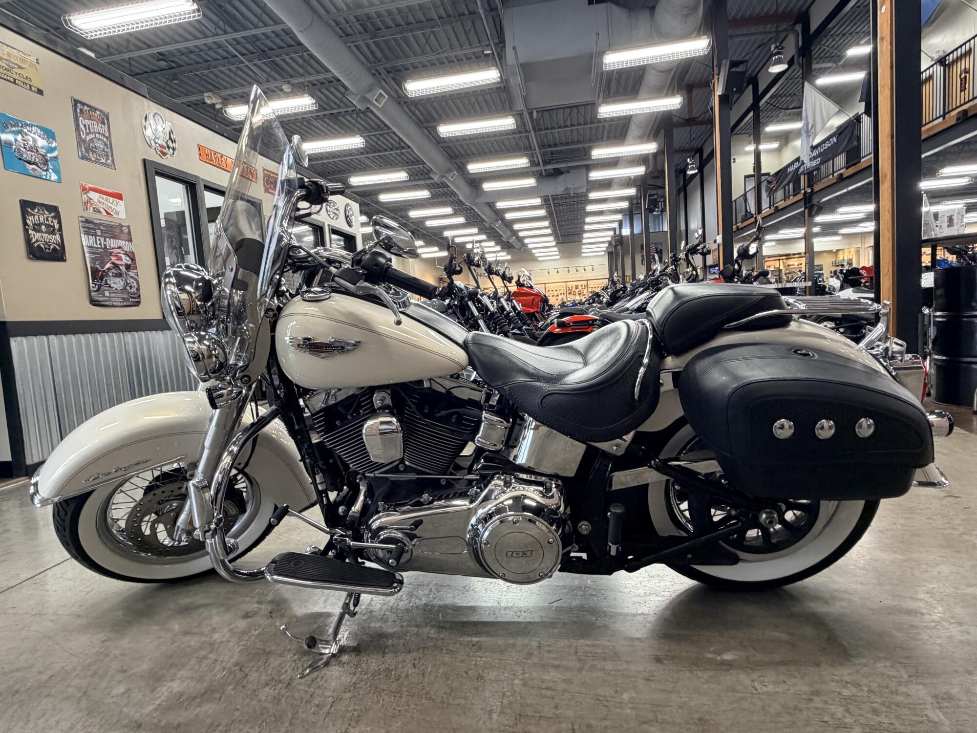 2015 Harley-Davidson® Softail® Deluxe FLSTN, photo 11