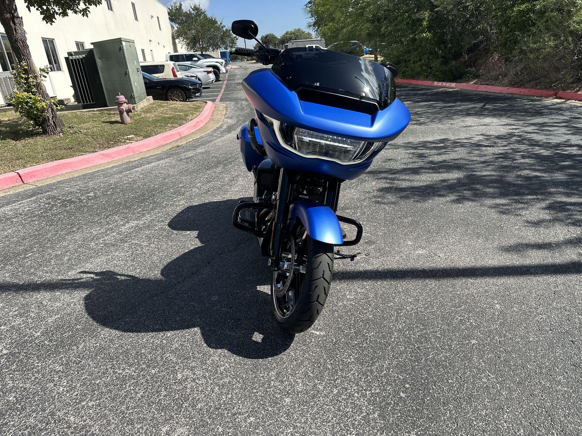 2026 Harley-Davidson® Road Glide® FLTRX, photo 4