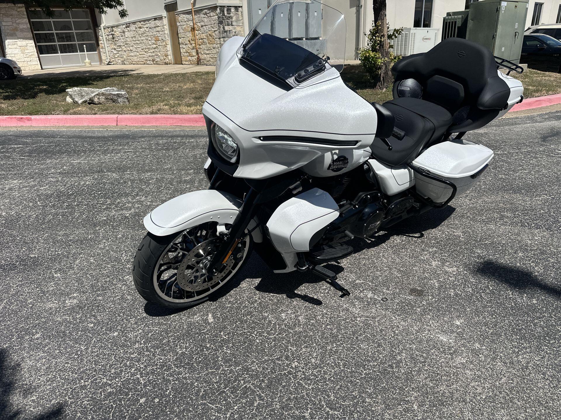 2026 Harley-Davidson® Street Glide Limited FLHXL, photo 5