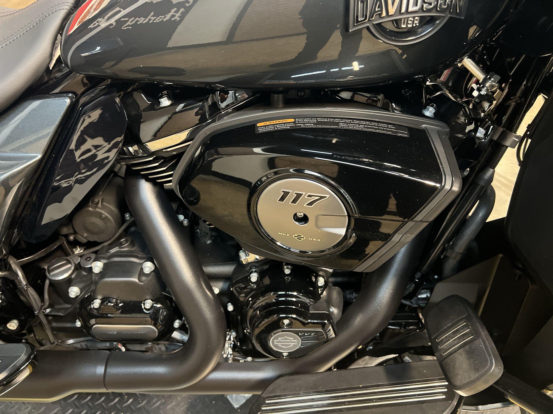 2026 Harley-Davidson® Road Glide Limited FLTRXL, photo 12
