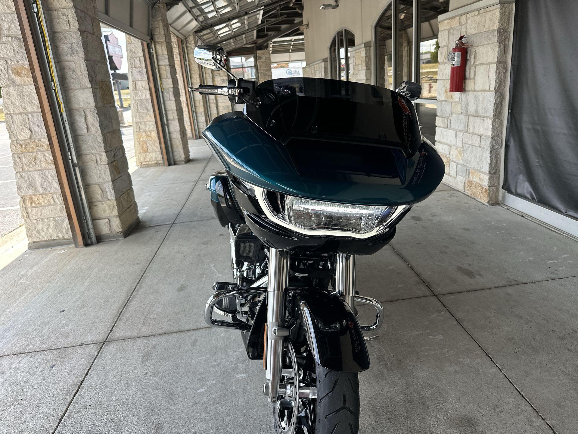 2026 Harley-Davidson® Road Glide® FLTRX, photo 10