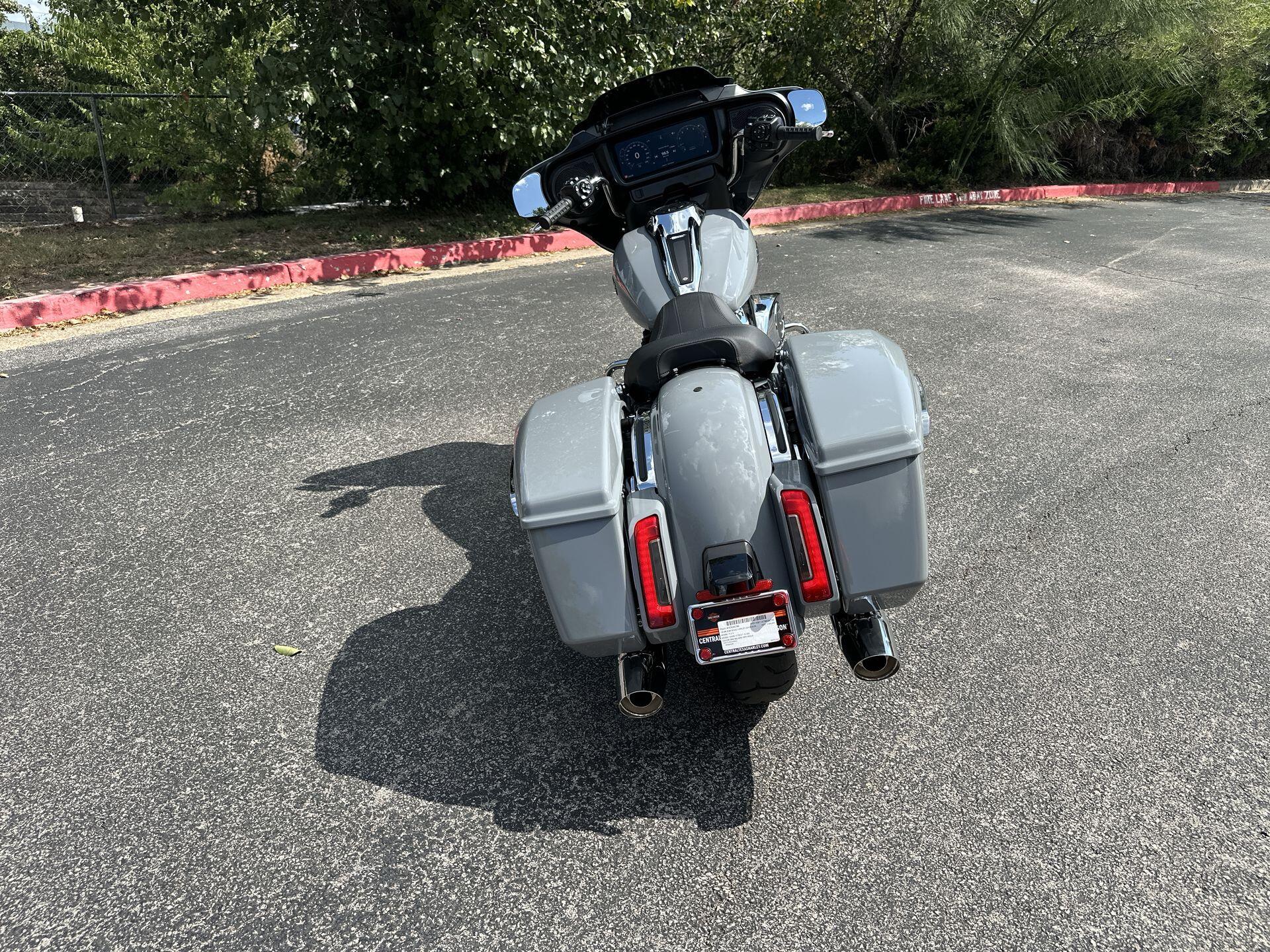 2026 Harley-Davidson® Street Glide® FLHX, photo 8