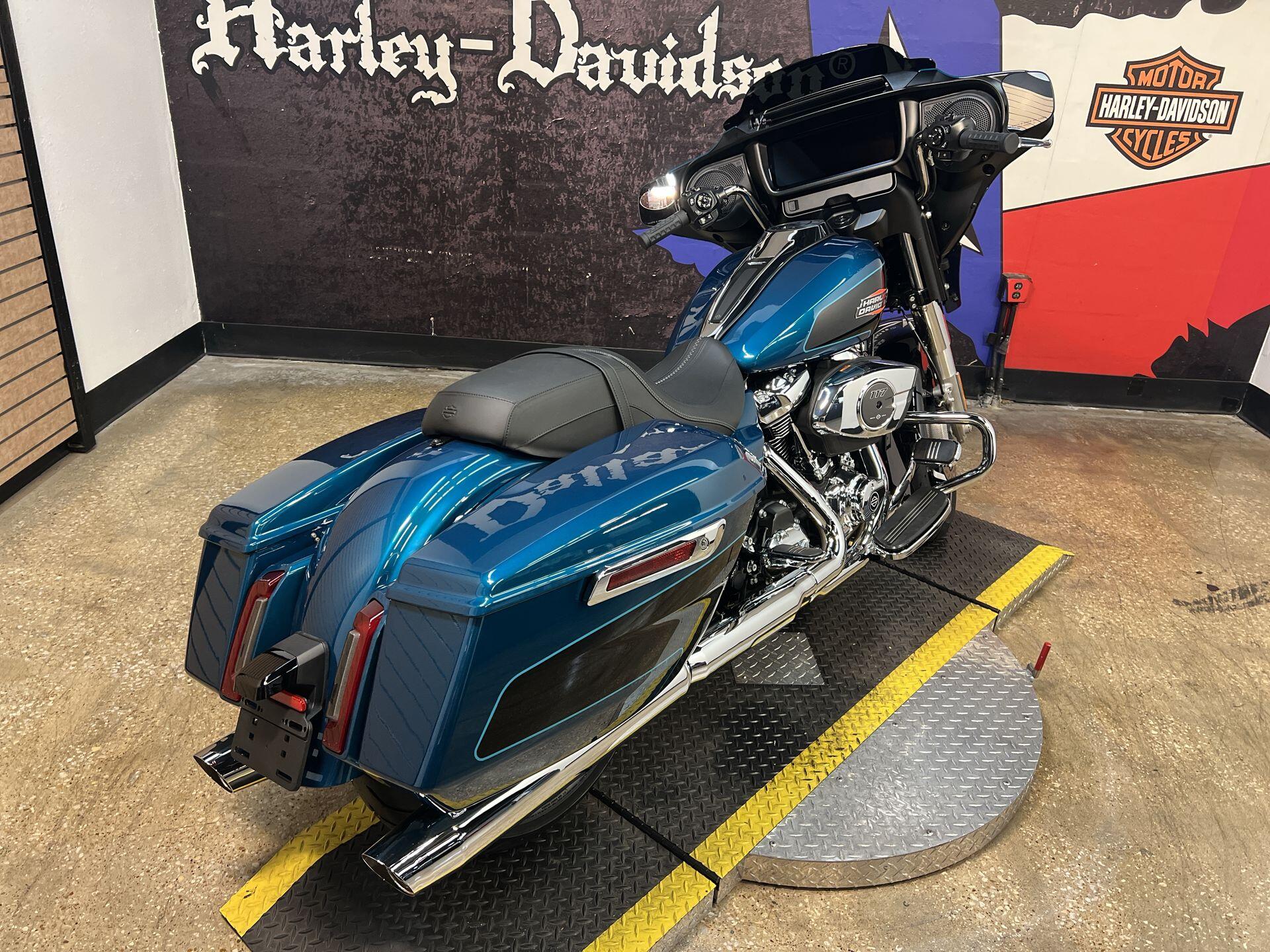 2026 Harley-Davidson® Street Glide® FLHX, photo 8