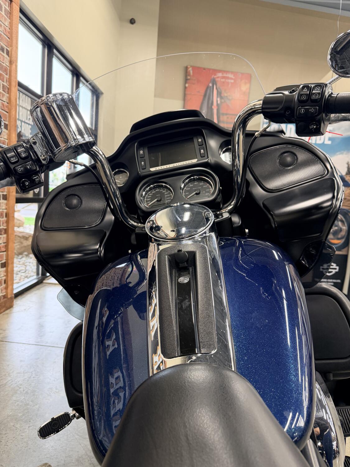 2016 Harley-Davidson® Road Glide® Ultra FLTRU, photo 4