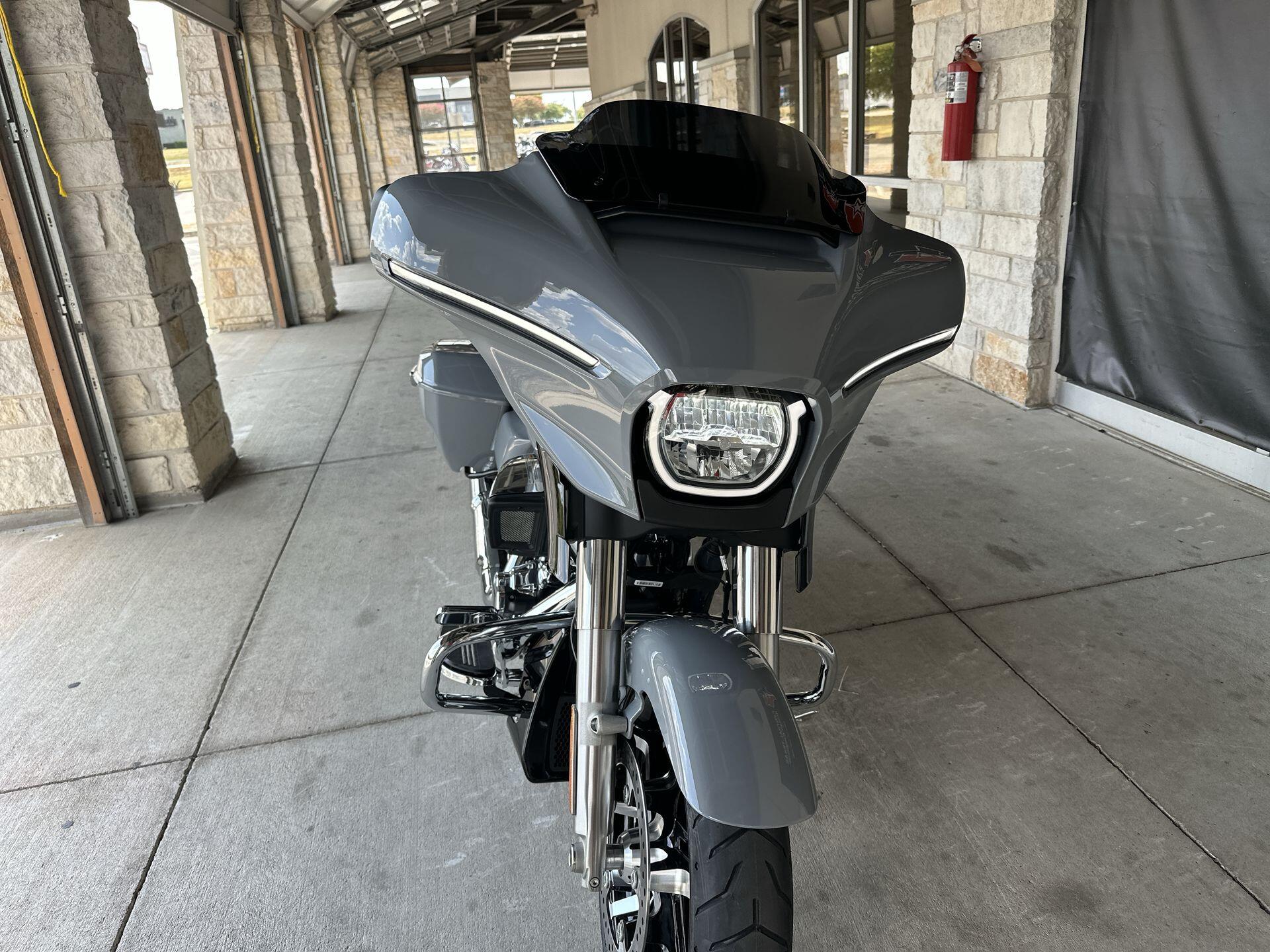 2026 Harley-Davidson® Street Glide® FLHX, photo 10