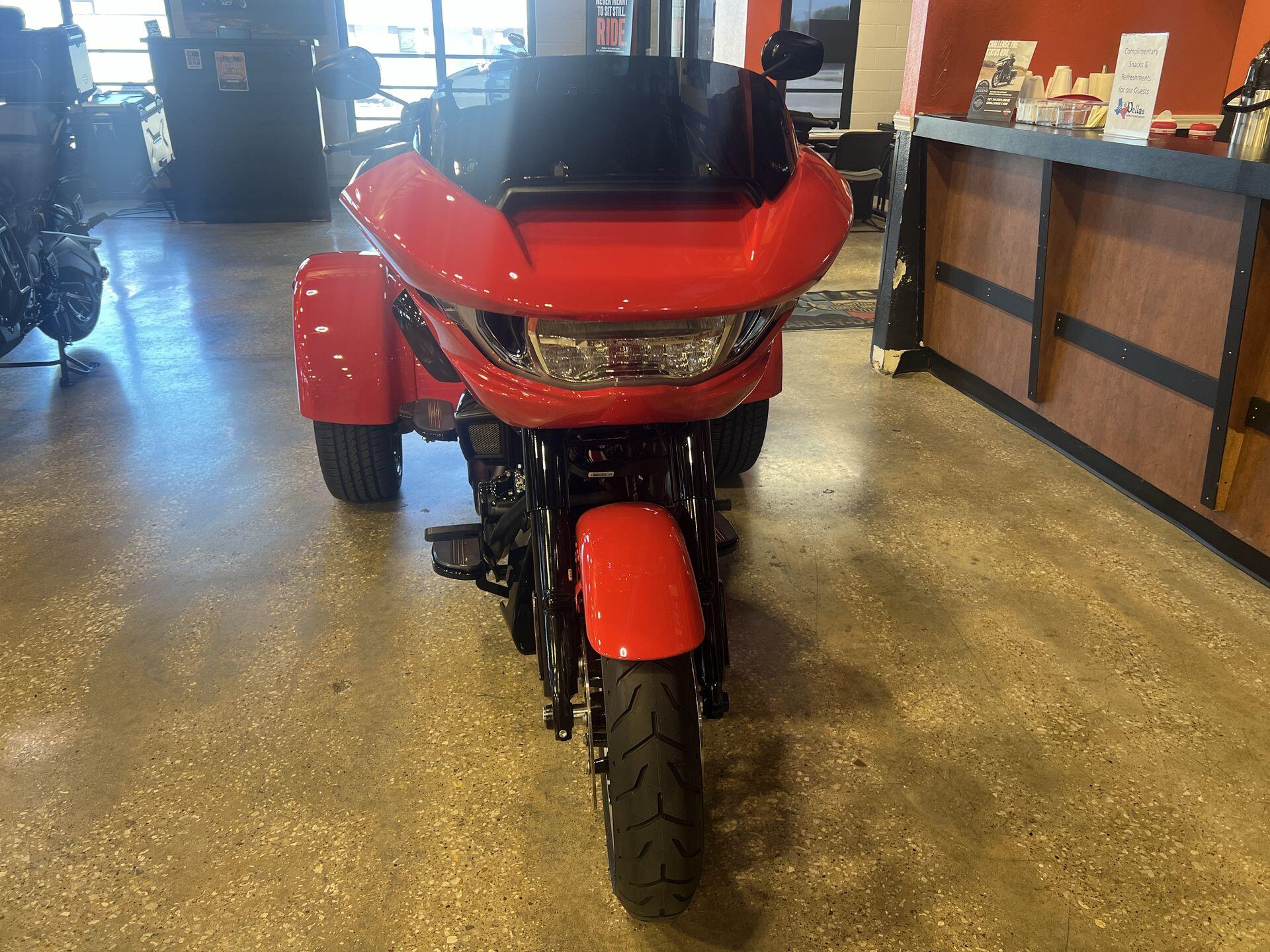 2026 Harley-Davidson® Road Glide 3 FLTRT, photo 5