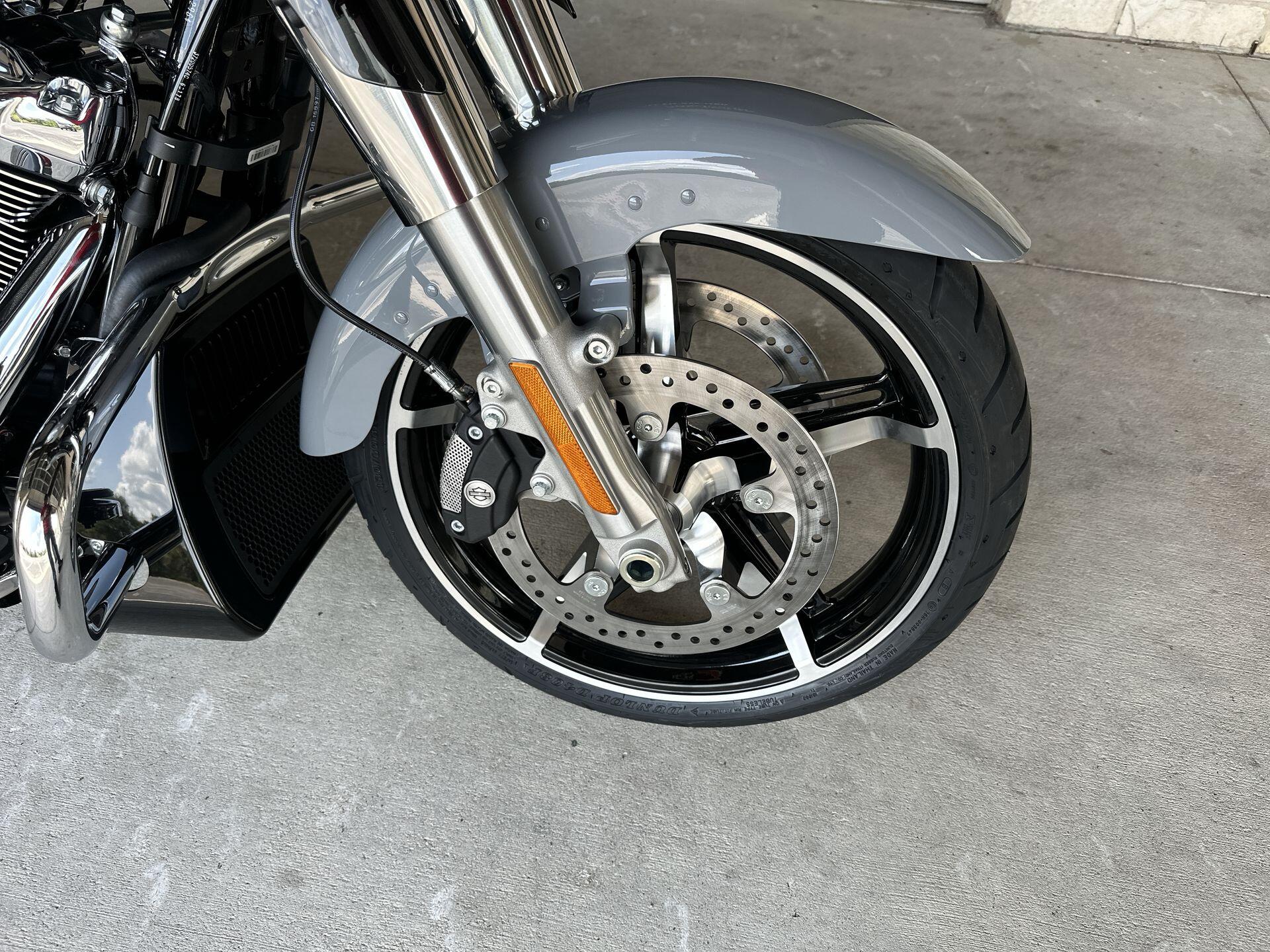 2026 Harley-Davidson® Street Glide® FLHX, photo 11