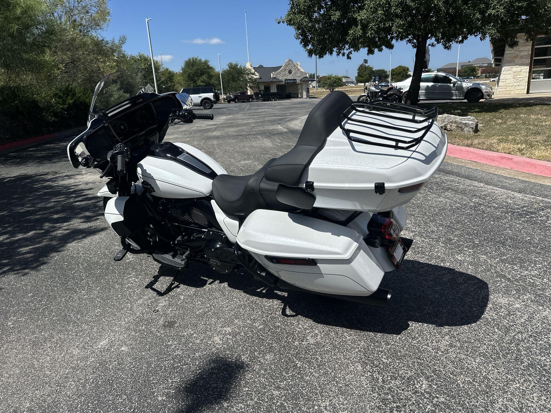 2026 Harley-Davidson® Street Glide Limited FLHXL, photo 7