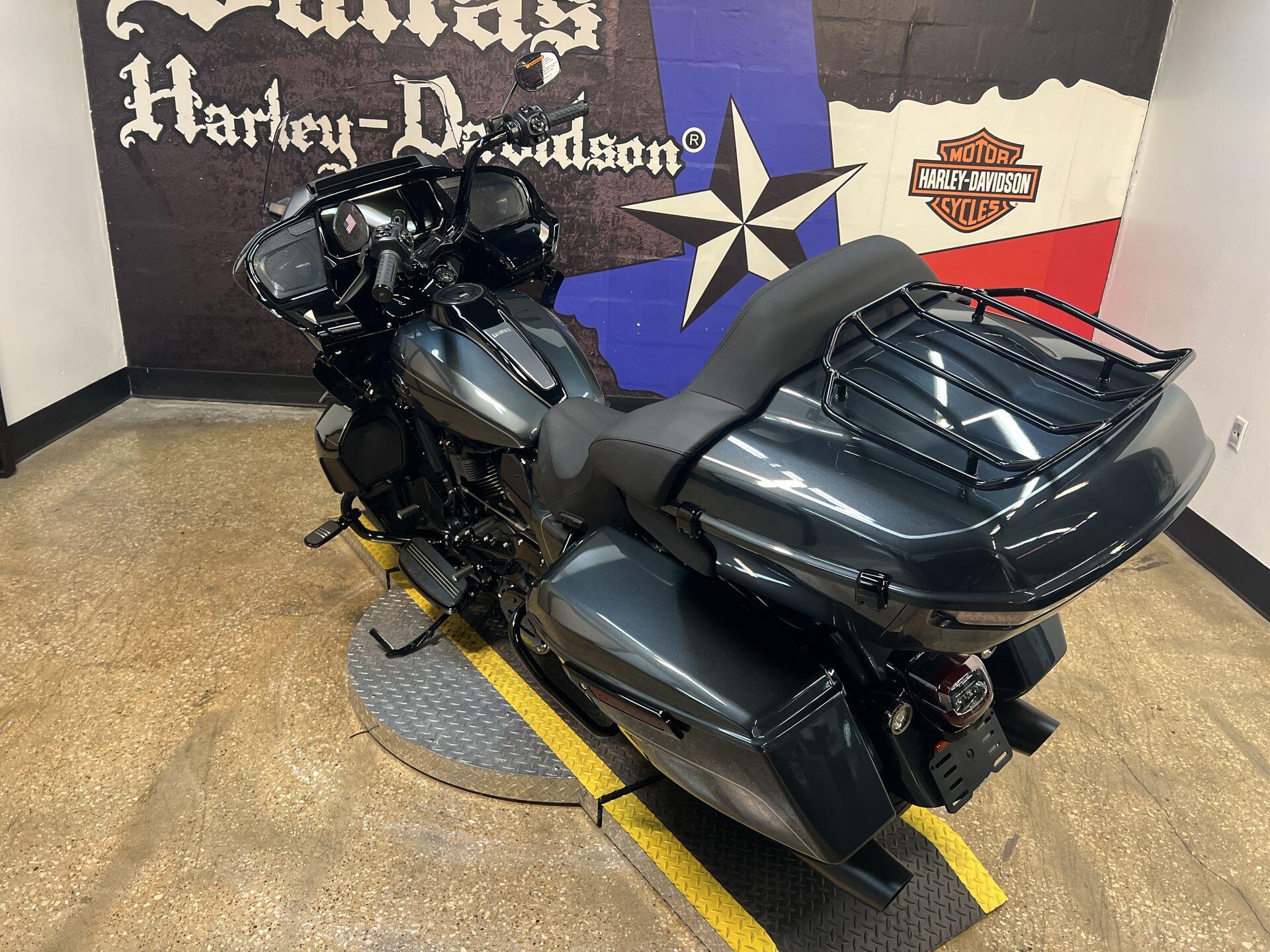 2026 Harley-Davidson® Road Glide Limited FLTRXL, photo 2