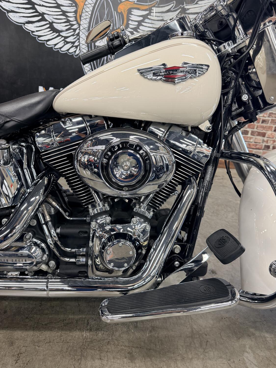 2015 Harley-Davidson® Softail® Deluxe FLSTN, photo 2