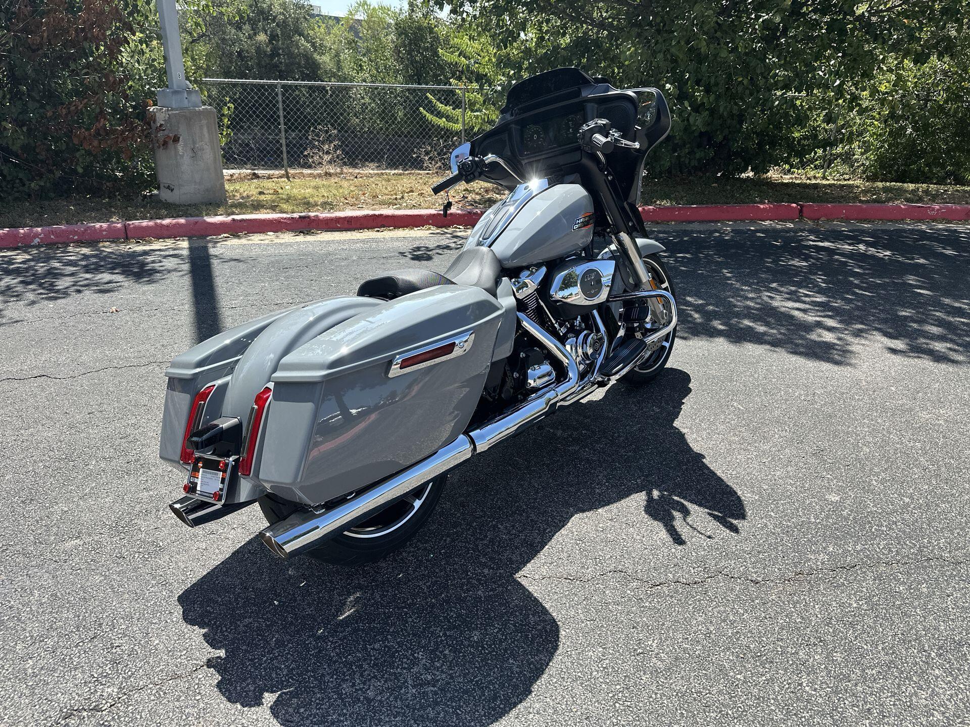 2026 Harley-Davidson® Street Glide® FLHX, photo 9